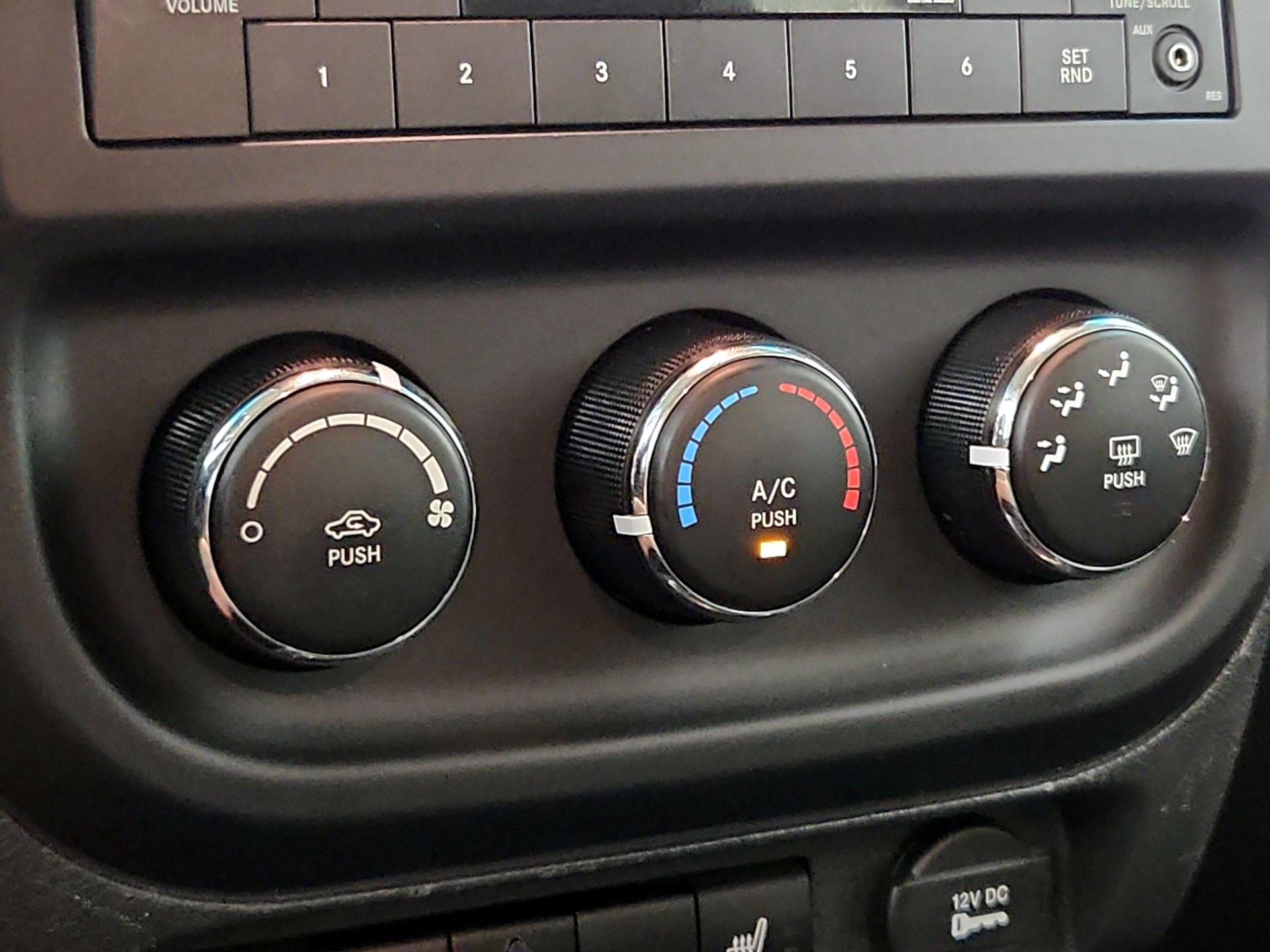 Thumbnail: 2016 Jeep Patriot - 14