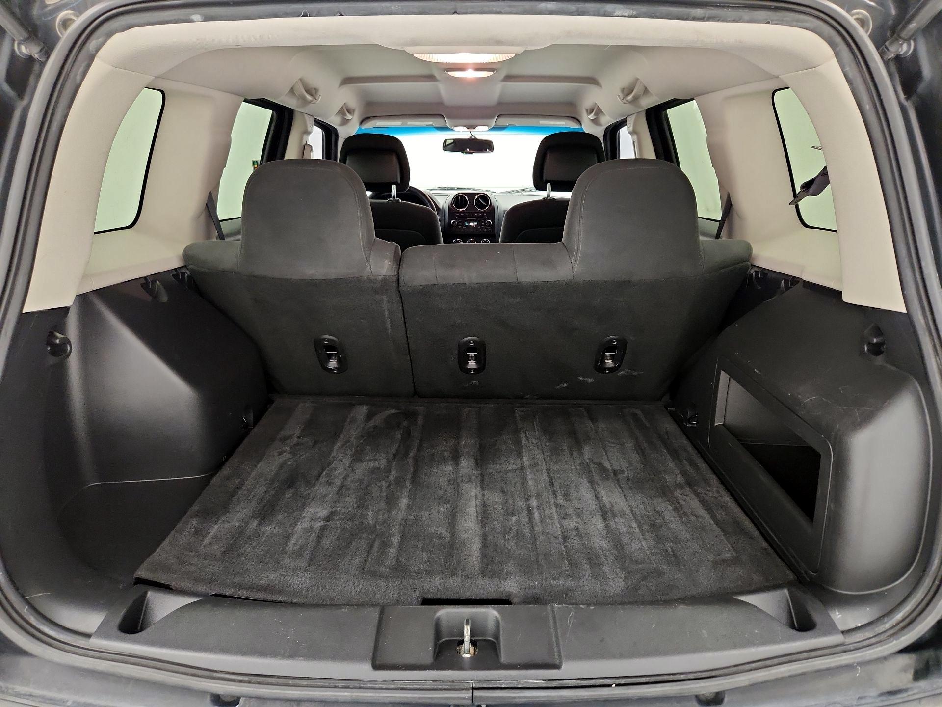 Thumbnail: 2016 Jeep Patriot - 18