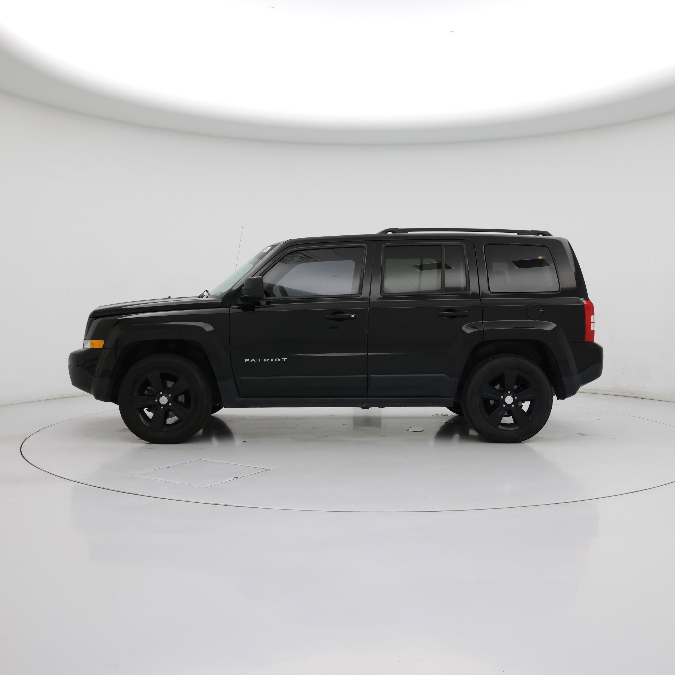 Thumbnail: 2016 Jeep Patriot - 3