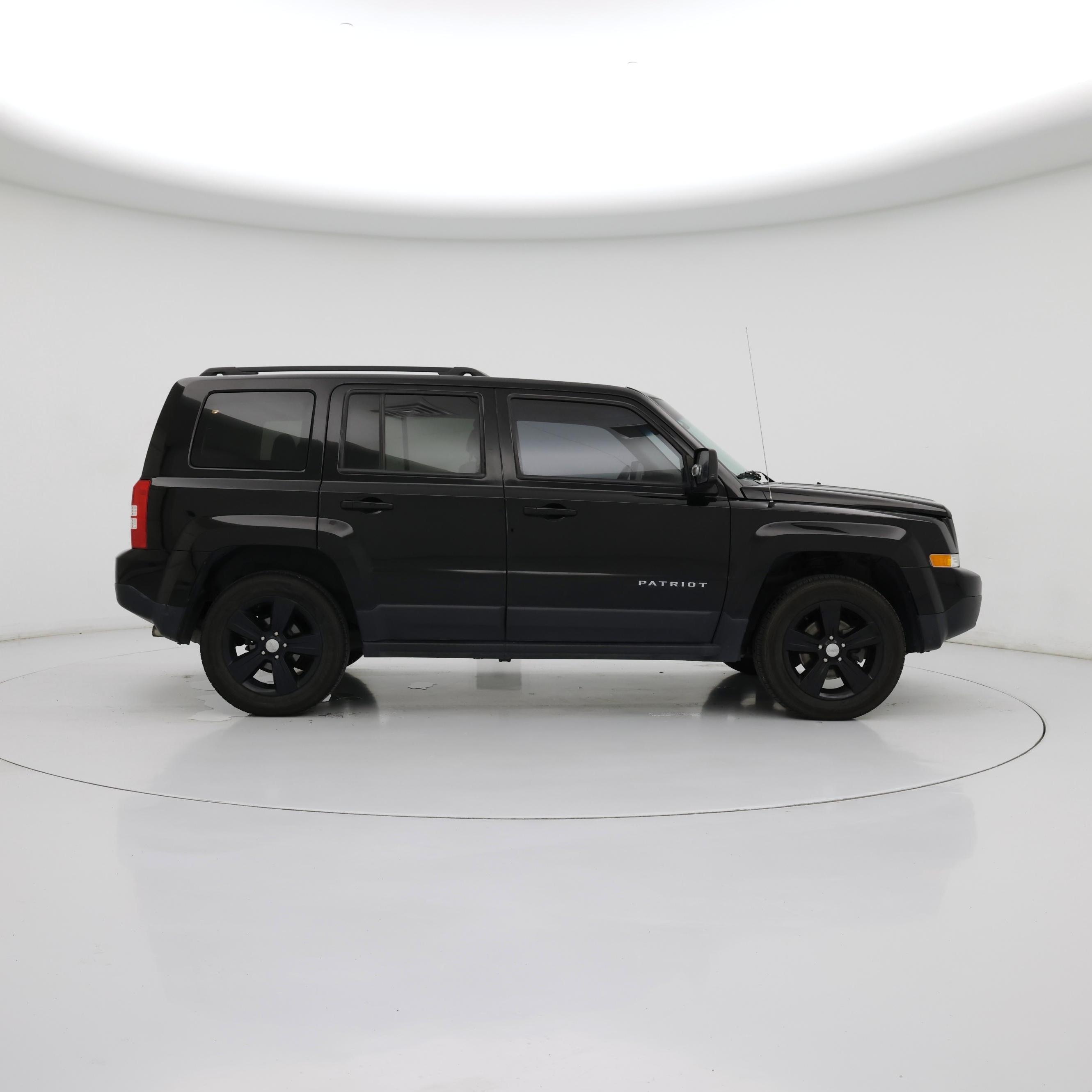 Thumbnail: 2016 Jeep Patriot - 7