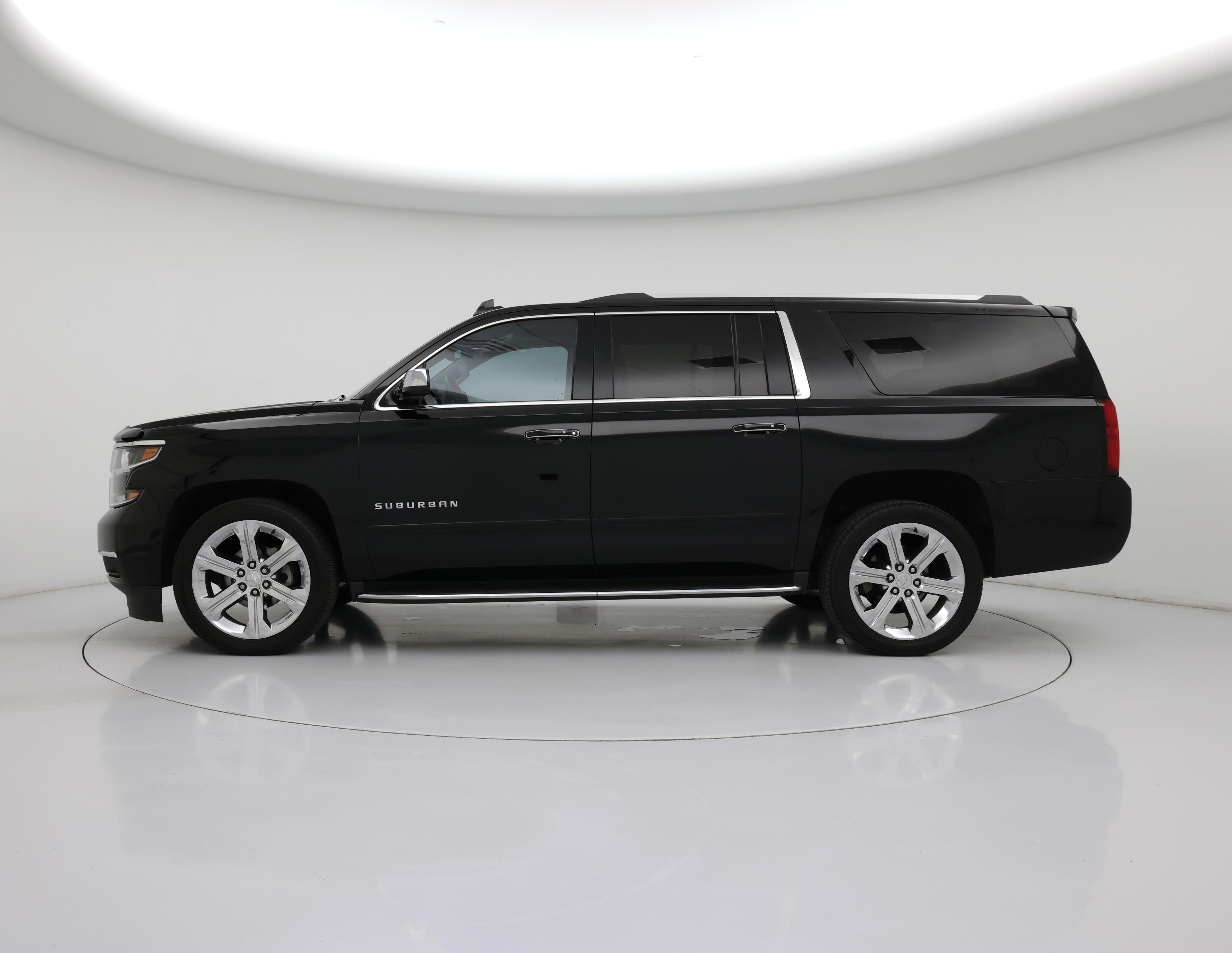 Thumbnail: 2017 Chevrolet Suburban - 3