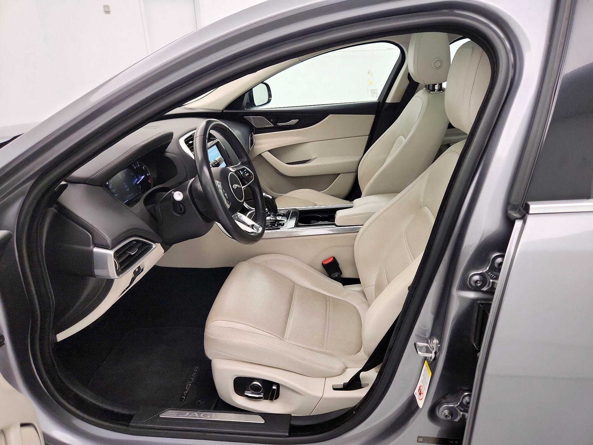 Thumbnail: 2020 Jaguar XE - 11
