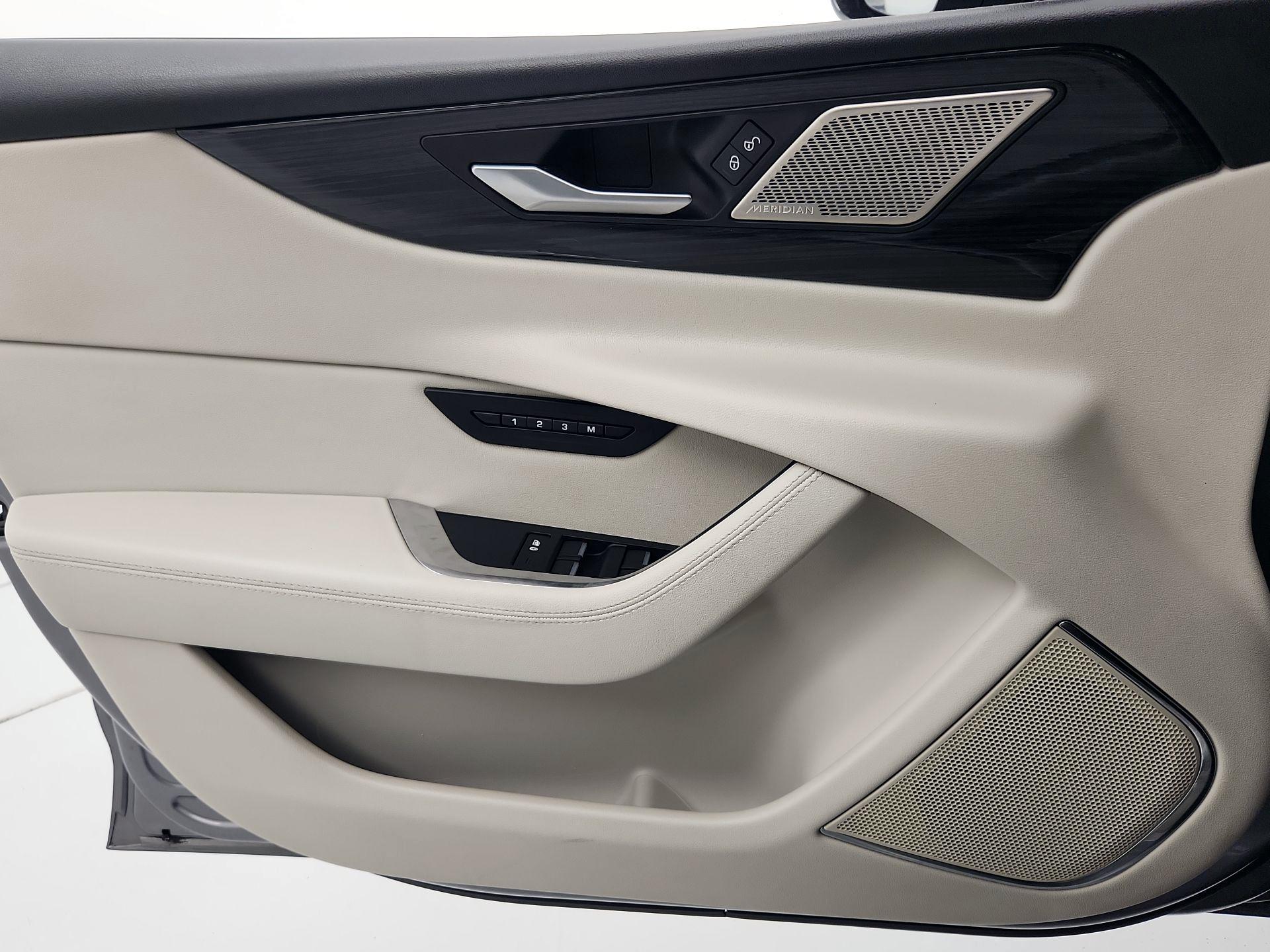 Thumbnail: 2020 Jaguar XE - 12
