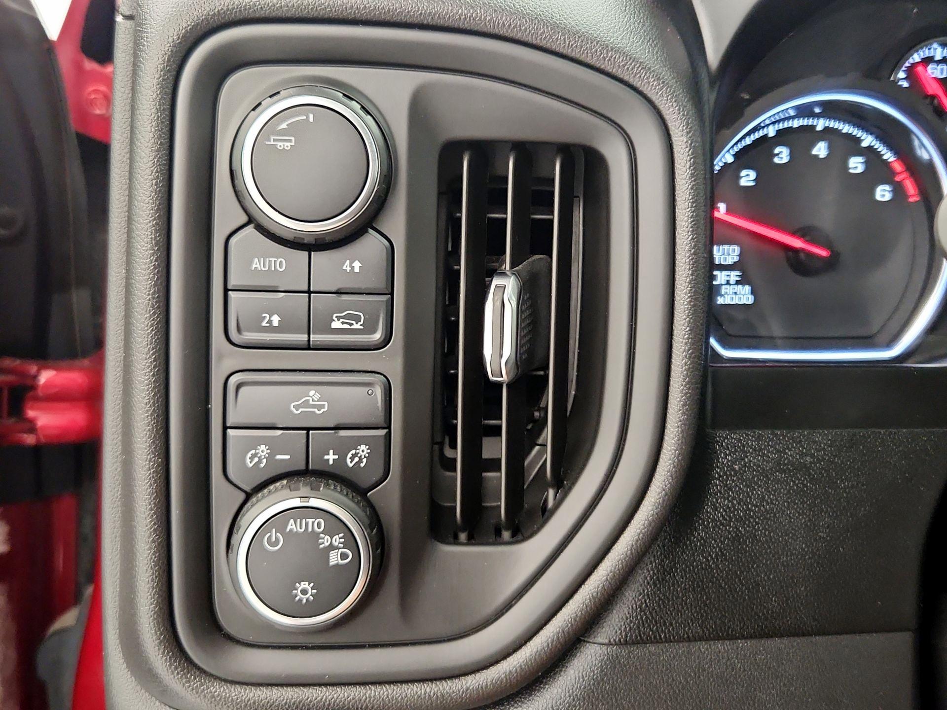 Thumbnail: 2021 Chevrolet Silverado 1500 - 13