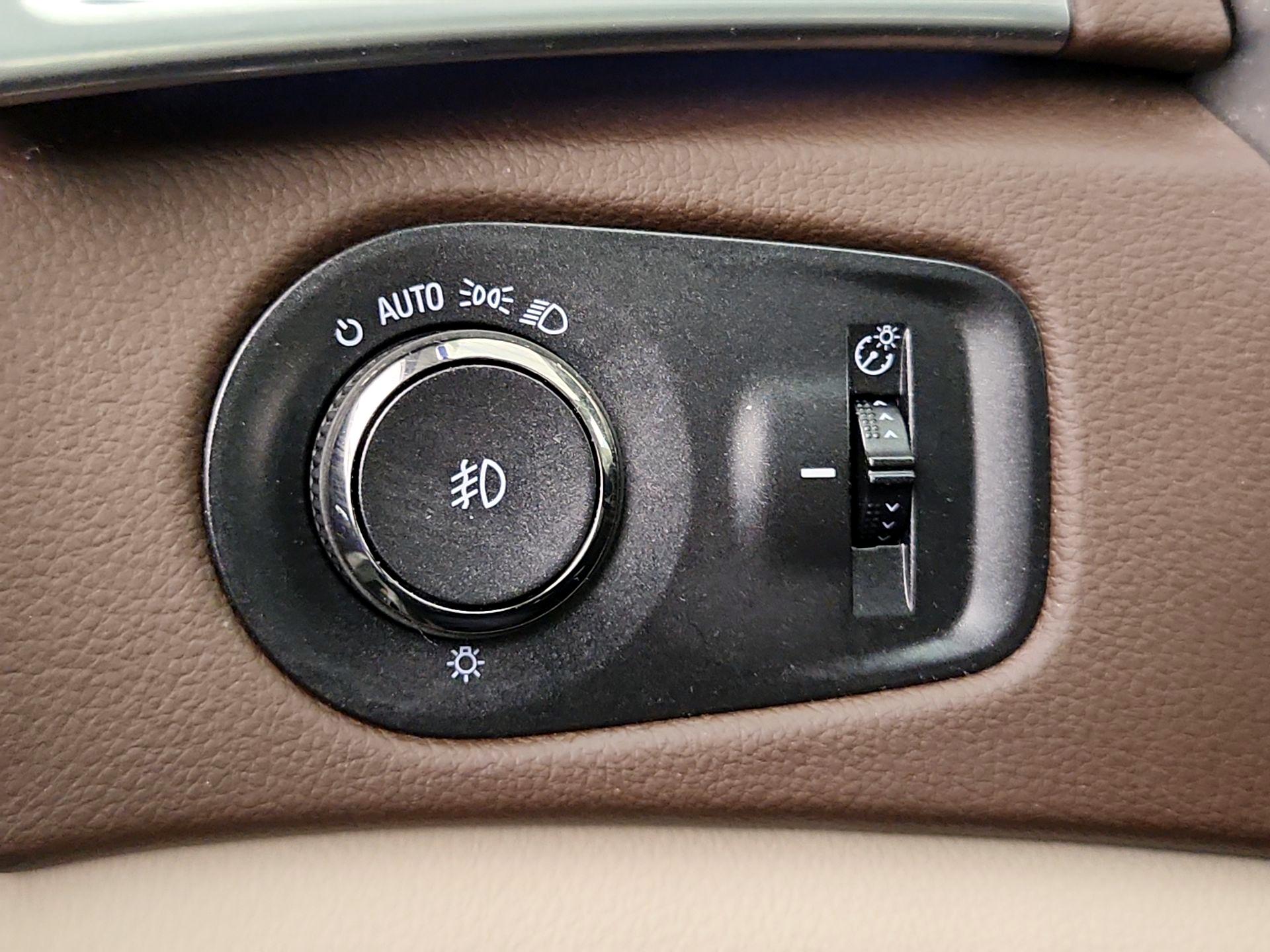 Thumbnail: 2016 Cadillac SRX - 13