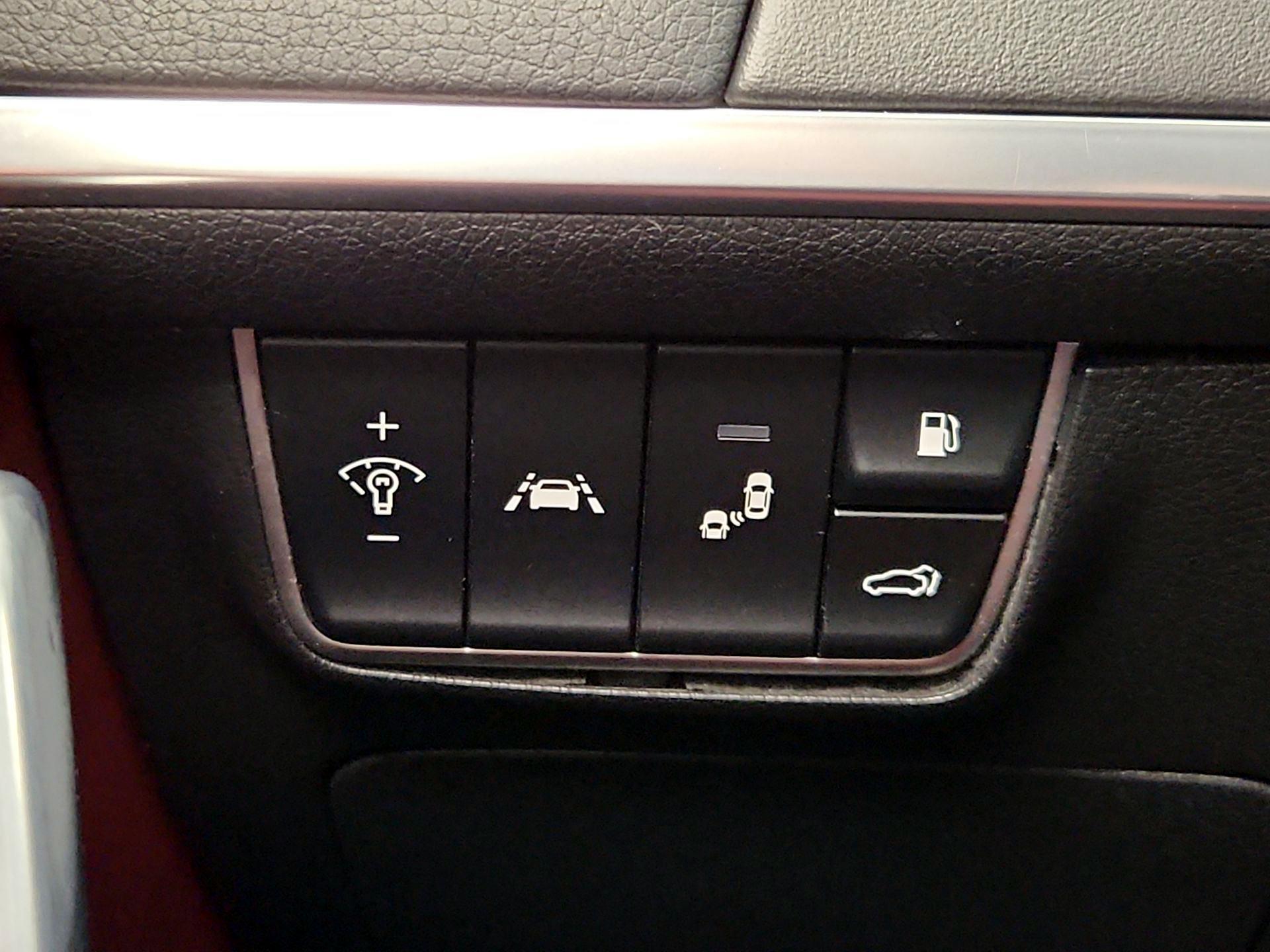Thumbnail: 2019 Kia Stinger - 13