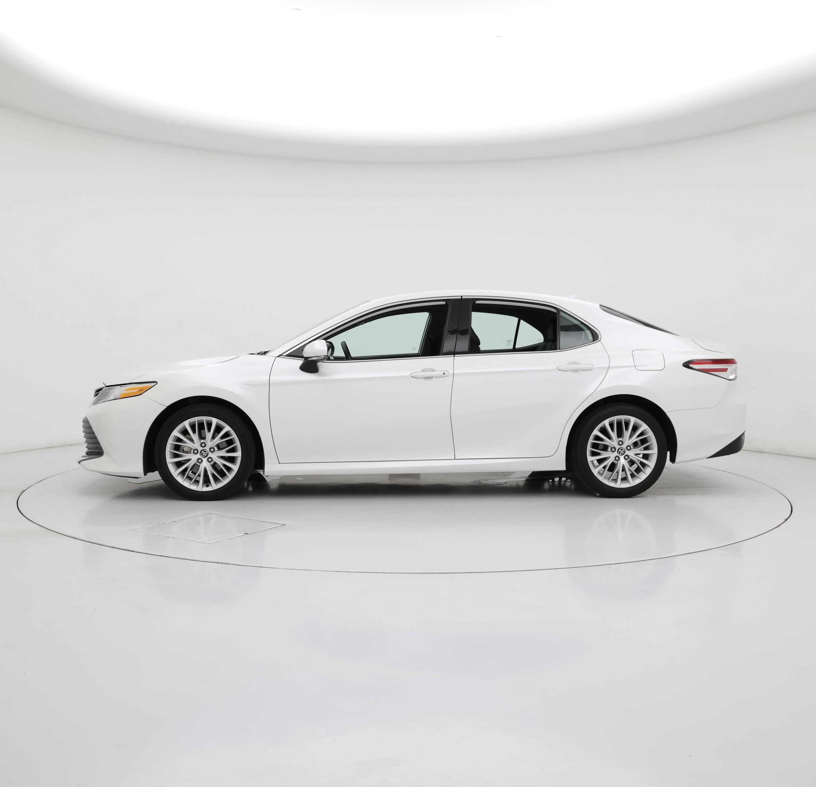 Thumbnail: 2020 Toyota Camry - 3