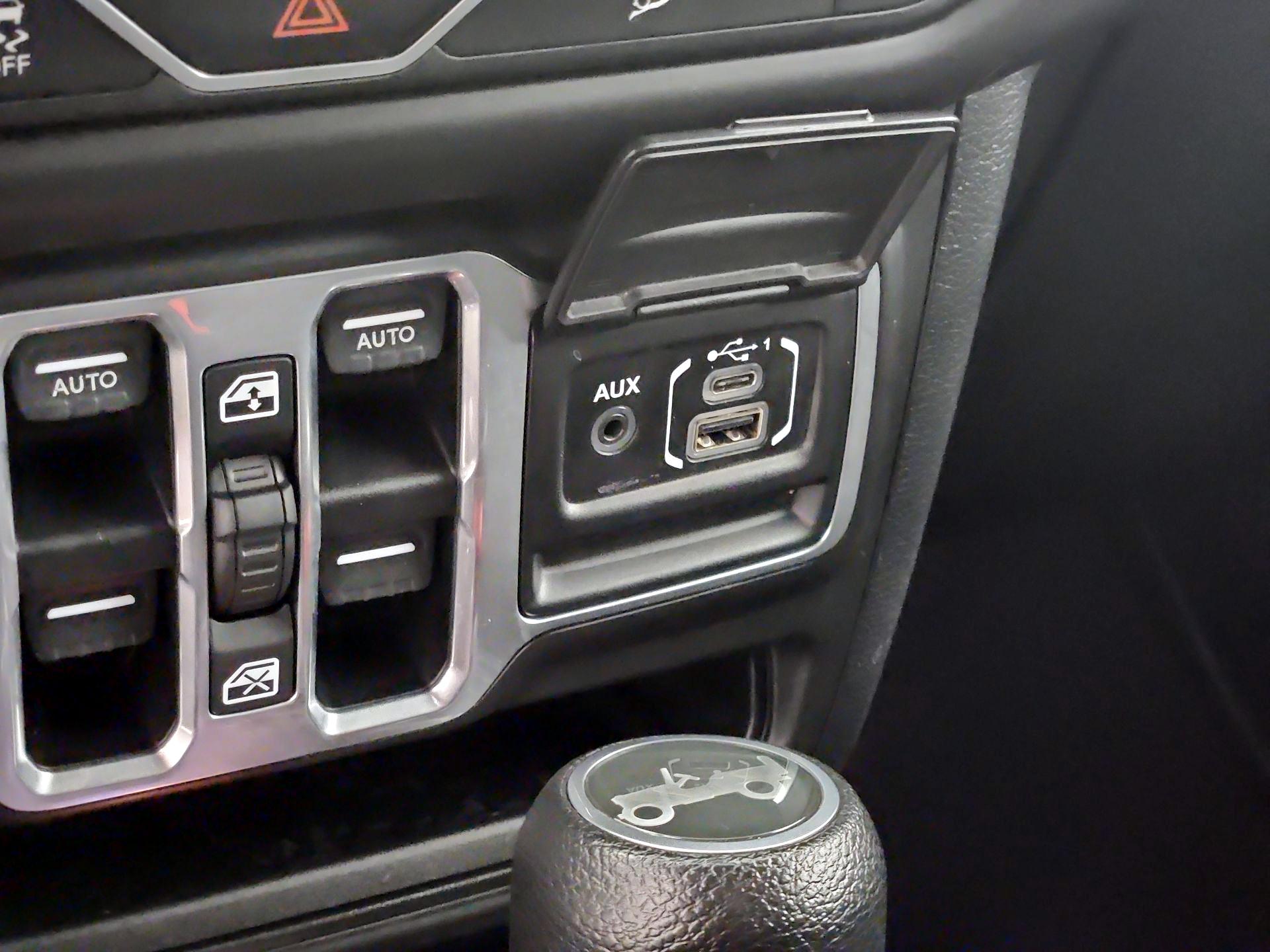 Thumbnail: 2018 Jeep Wrangler - 18