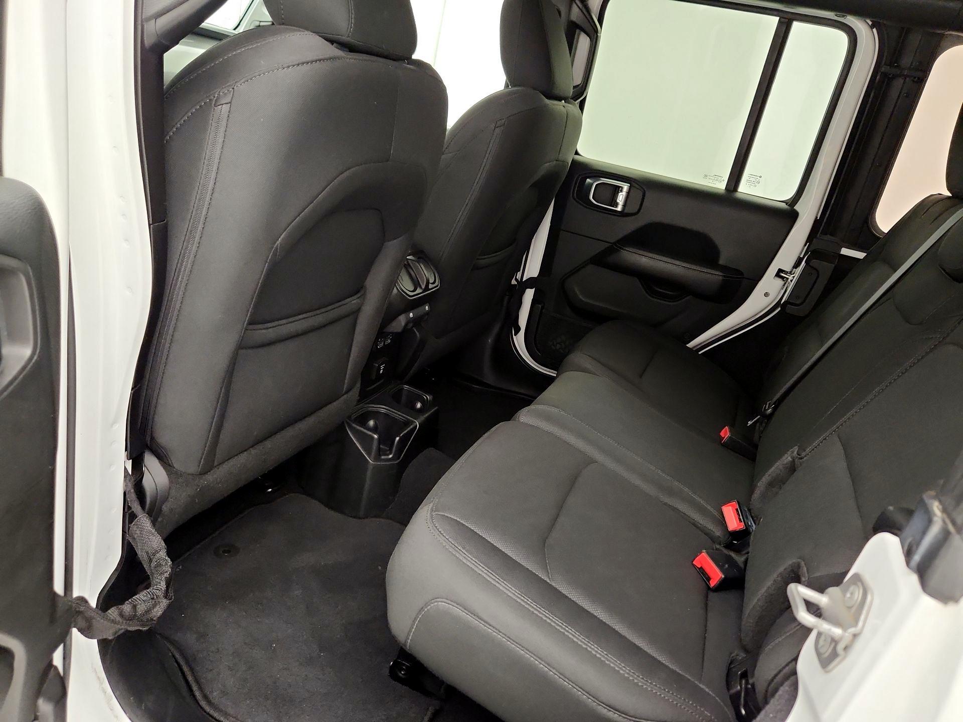 Thumbnail: 2018 Jeep Wrangler - 19