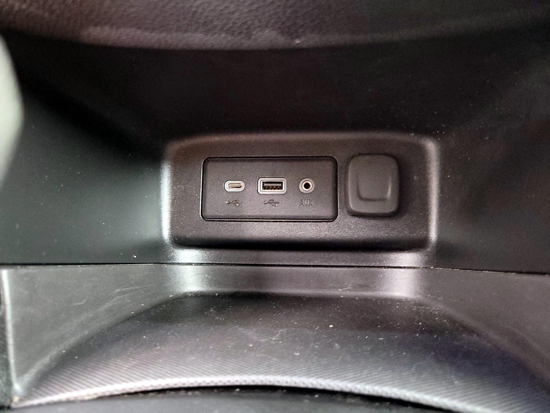 Thumbnail: 2020 Chevrolet Equinox - 18