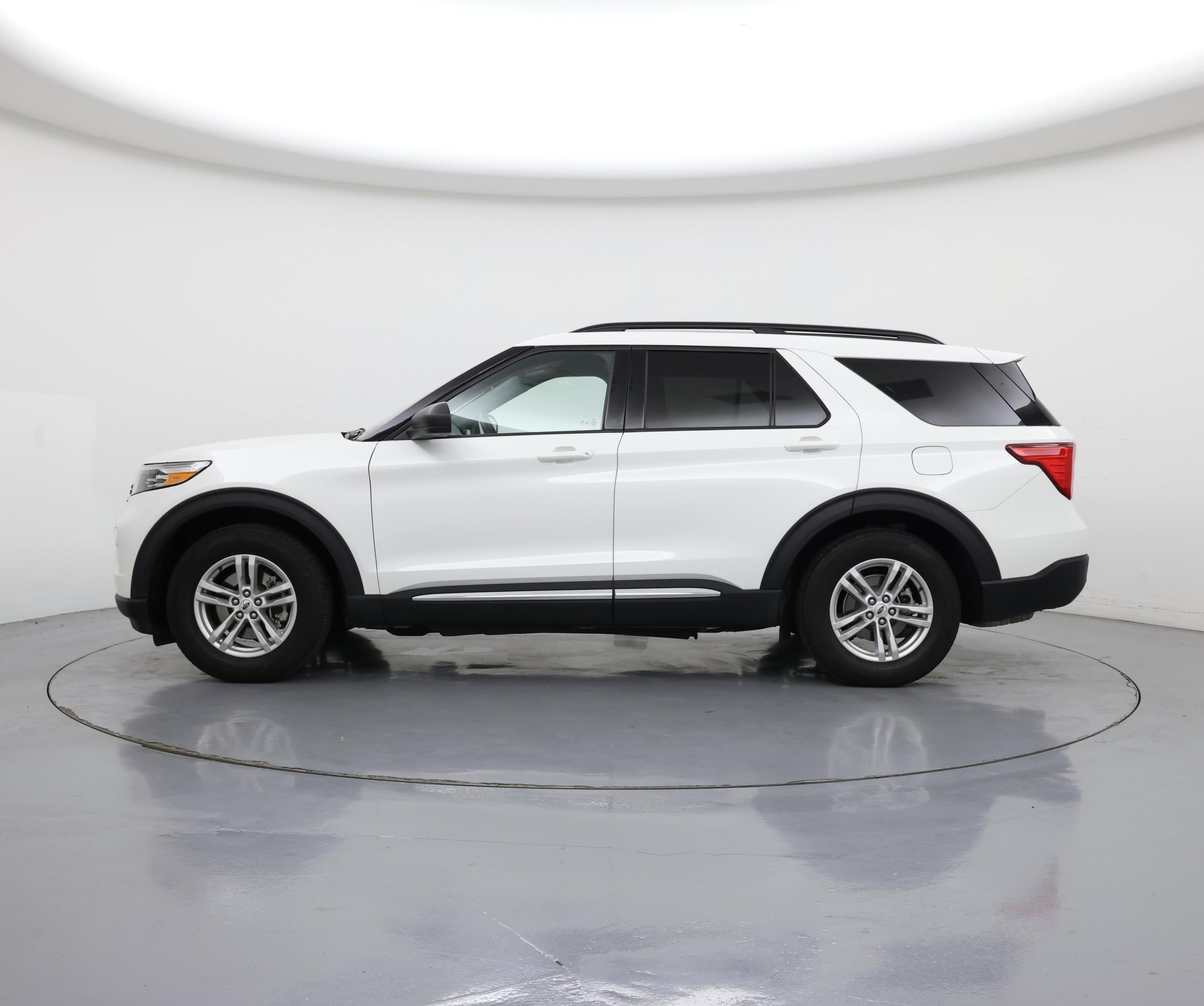 Thumbnail: 2022 Ford Explorer - 3