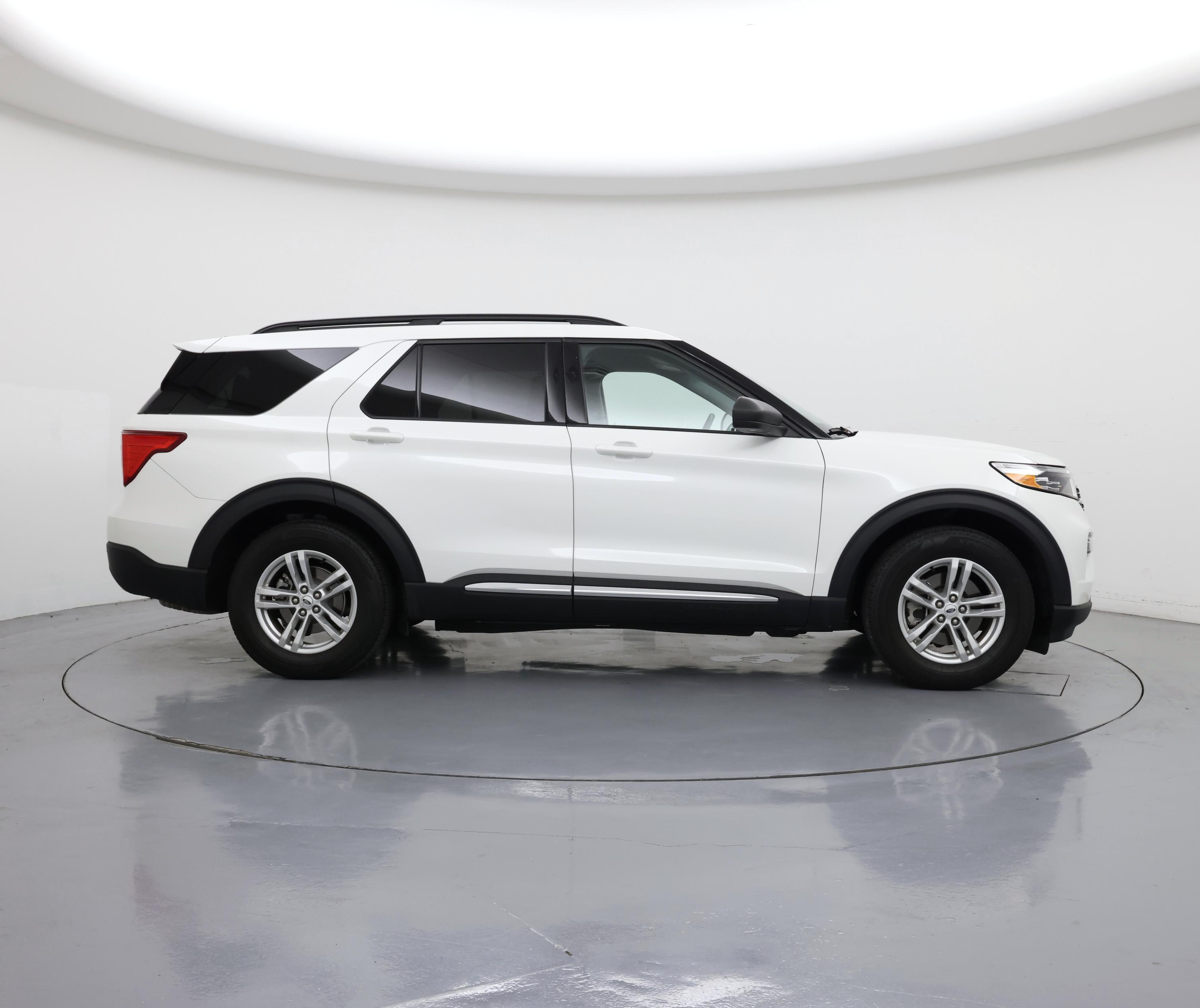 Thumbnail: 2022 Ford Explorer - 7