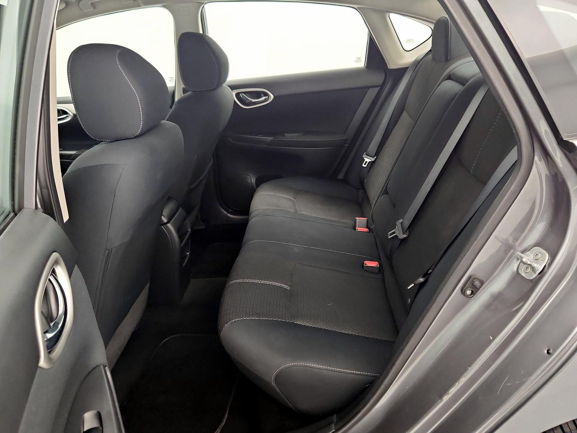 Thumbnail: 2015 Nissan Sentra - 18