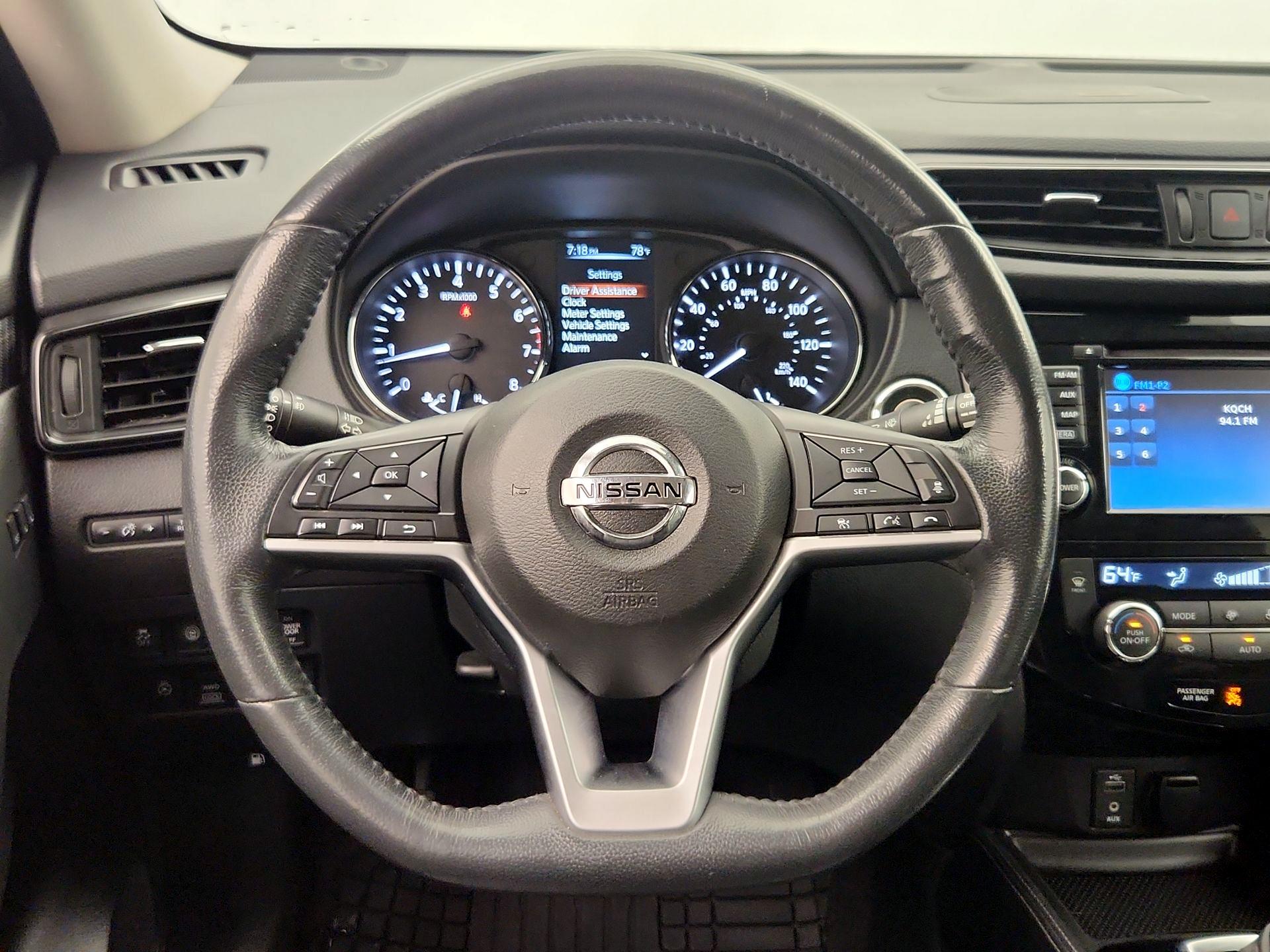 Thumbnail: 2017 Nissan Rogue - 10