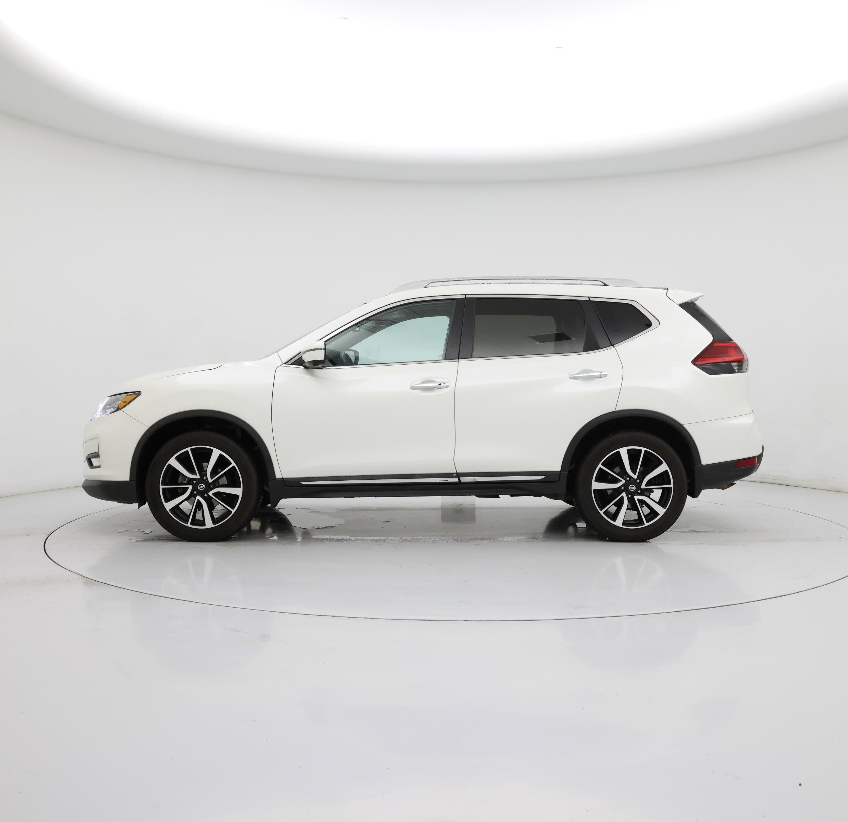 Thumbnail: 2017 Nissan Rogue - 3
