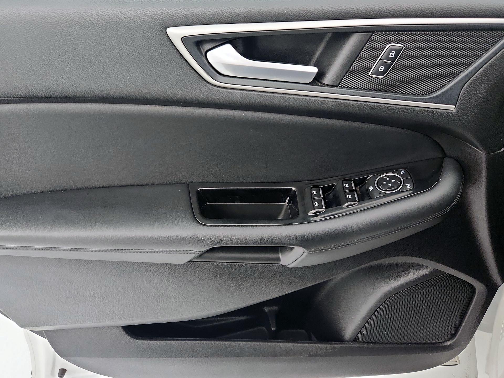 Thumbnail: 2019 Ford Edge - 12