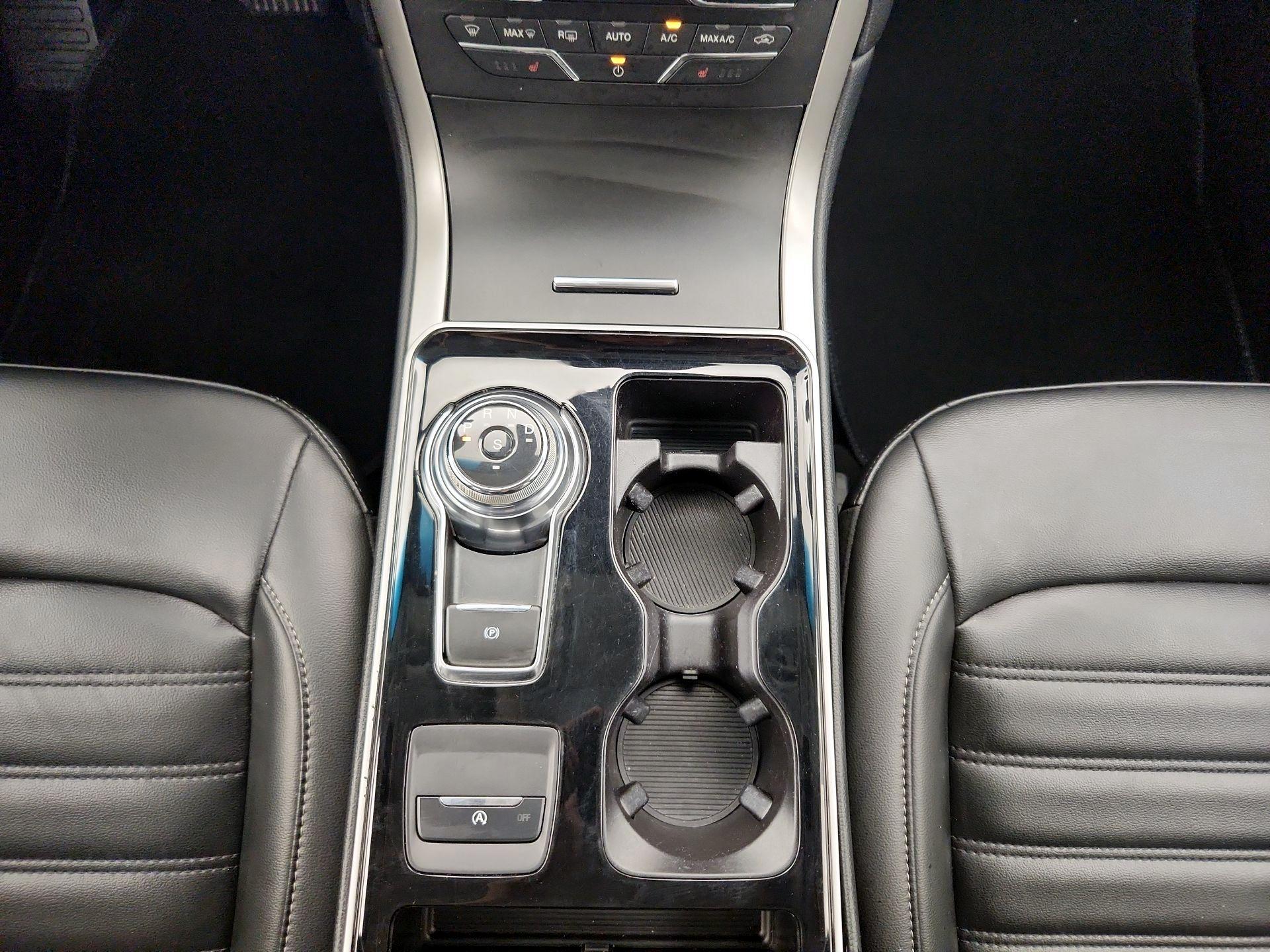 Thumbnail: 2019 Ford Edge - 17