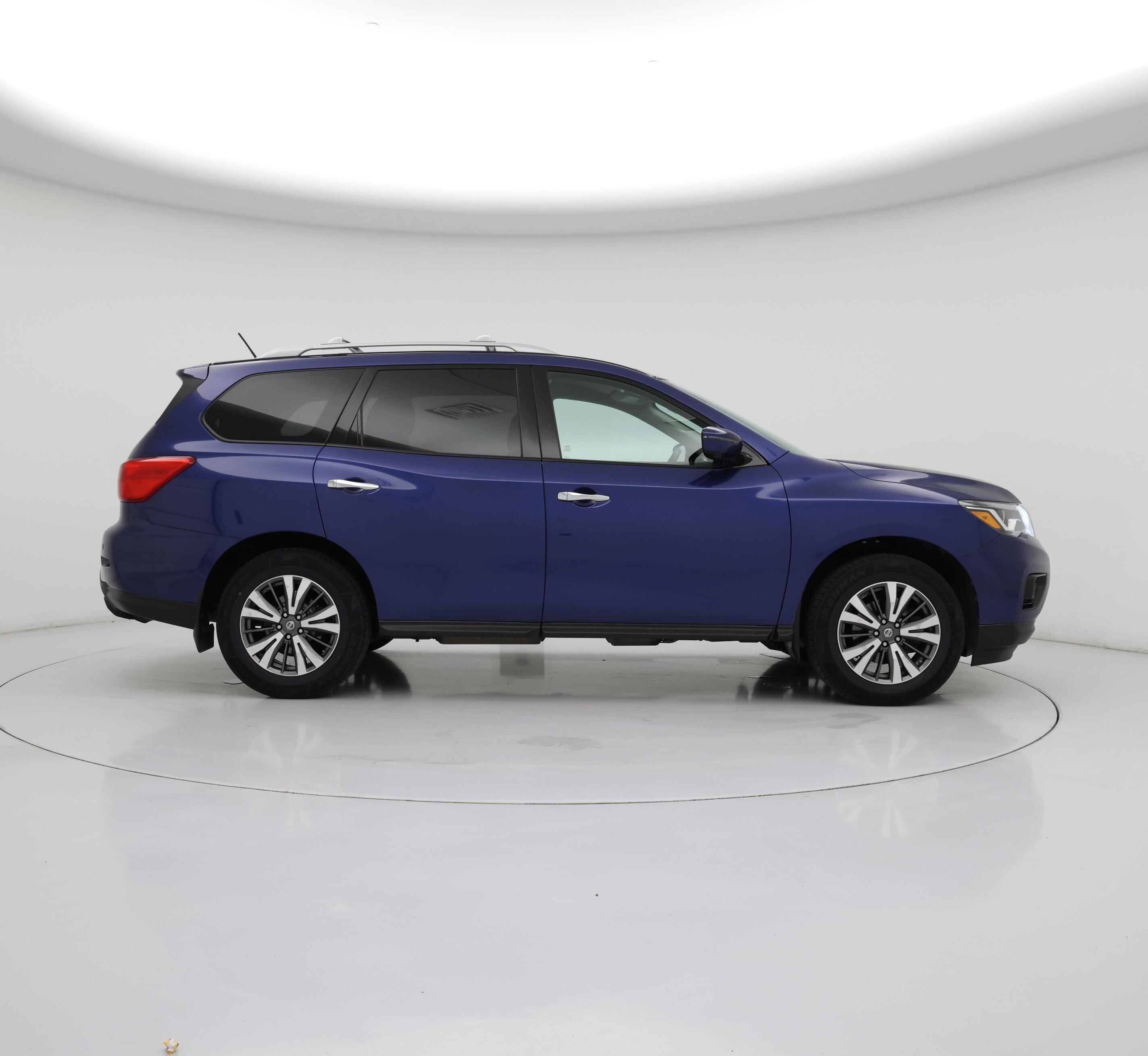 Thumbnail: 2017 Nissan Pathfinder - 7