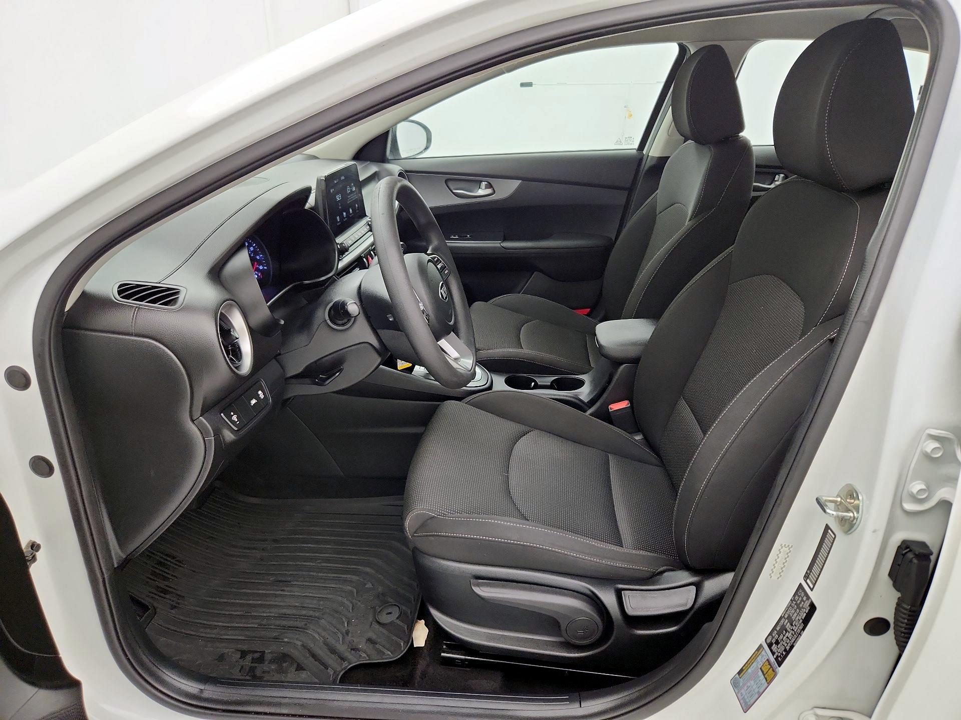 Thumbnail: 2020 Kia Forte - 11
