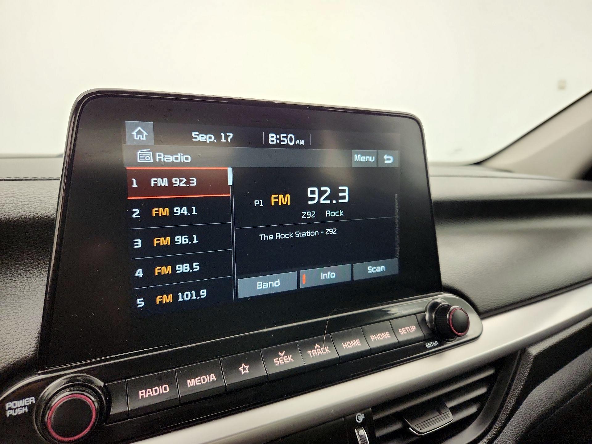 Thumbnail: 2020 Kia Forte - 15