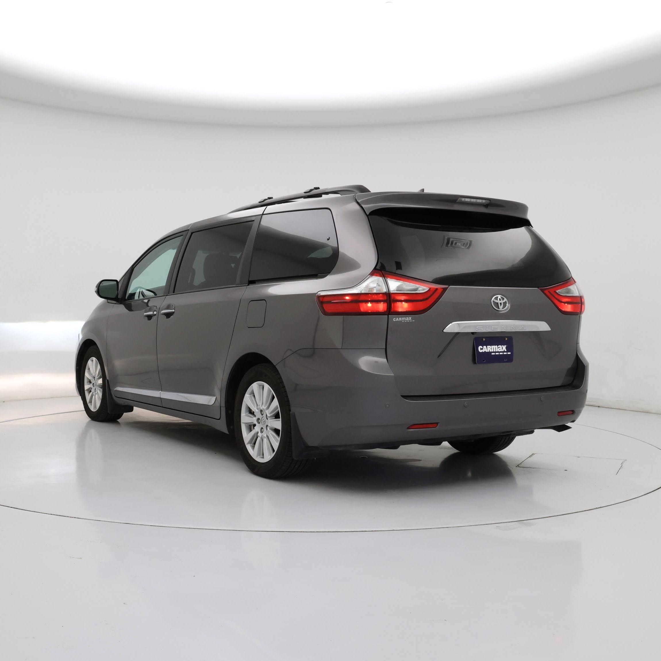 Thumbnail: 2017 Toyota Sienna - 2