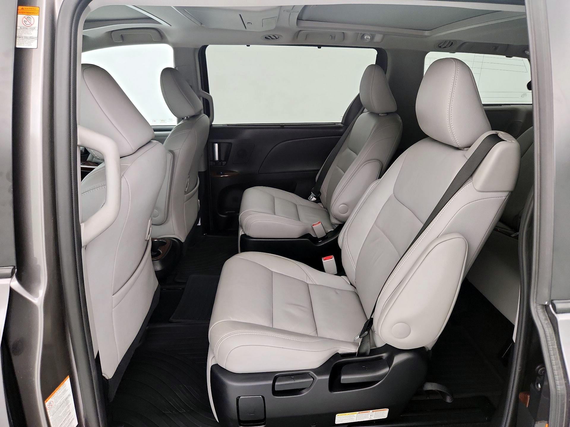 Thumbnail: 2017 Toyota Sienna - 20