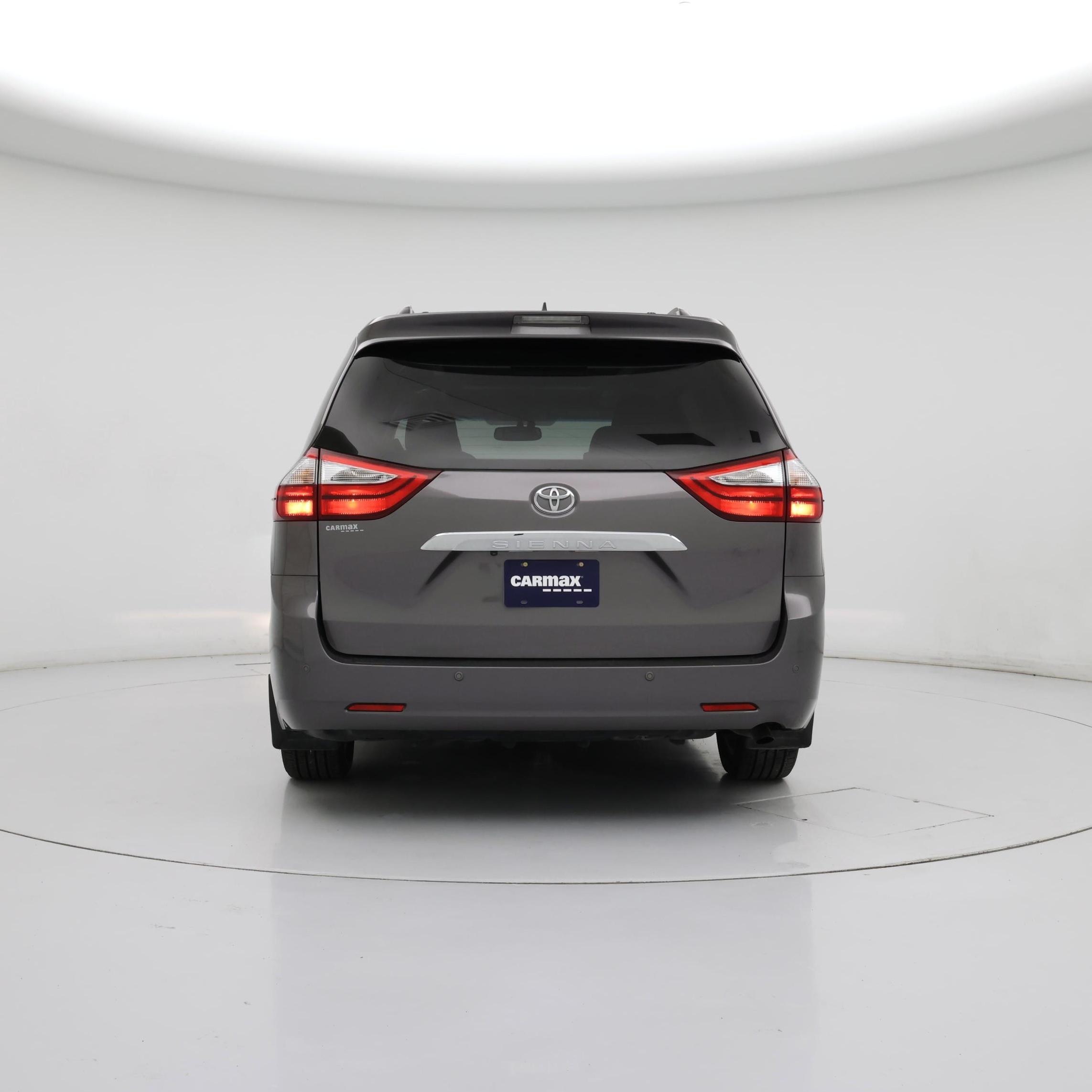Thumbnail: 2017 Toyota Sienna - 6