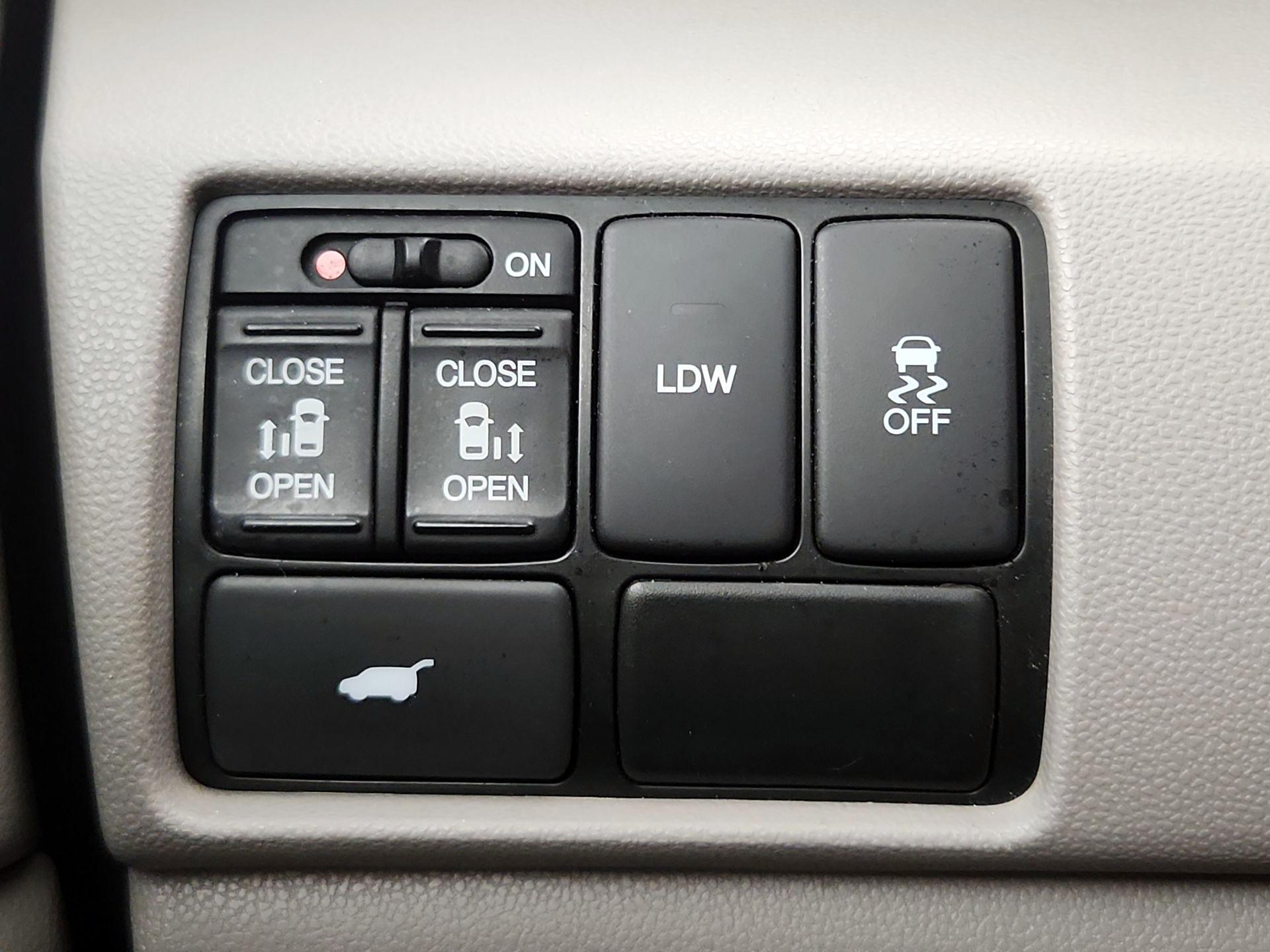 Thumbnail: 2016 Honda Odyssey - 13
