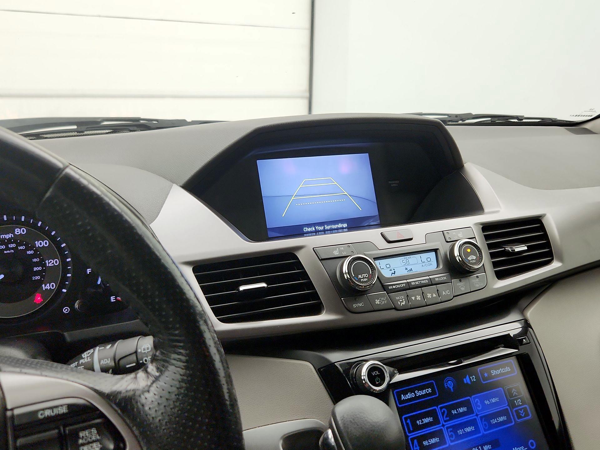 Thumbnail: 2016 Honda Odyssey - 14