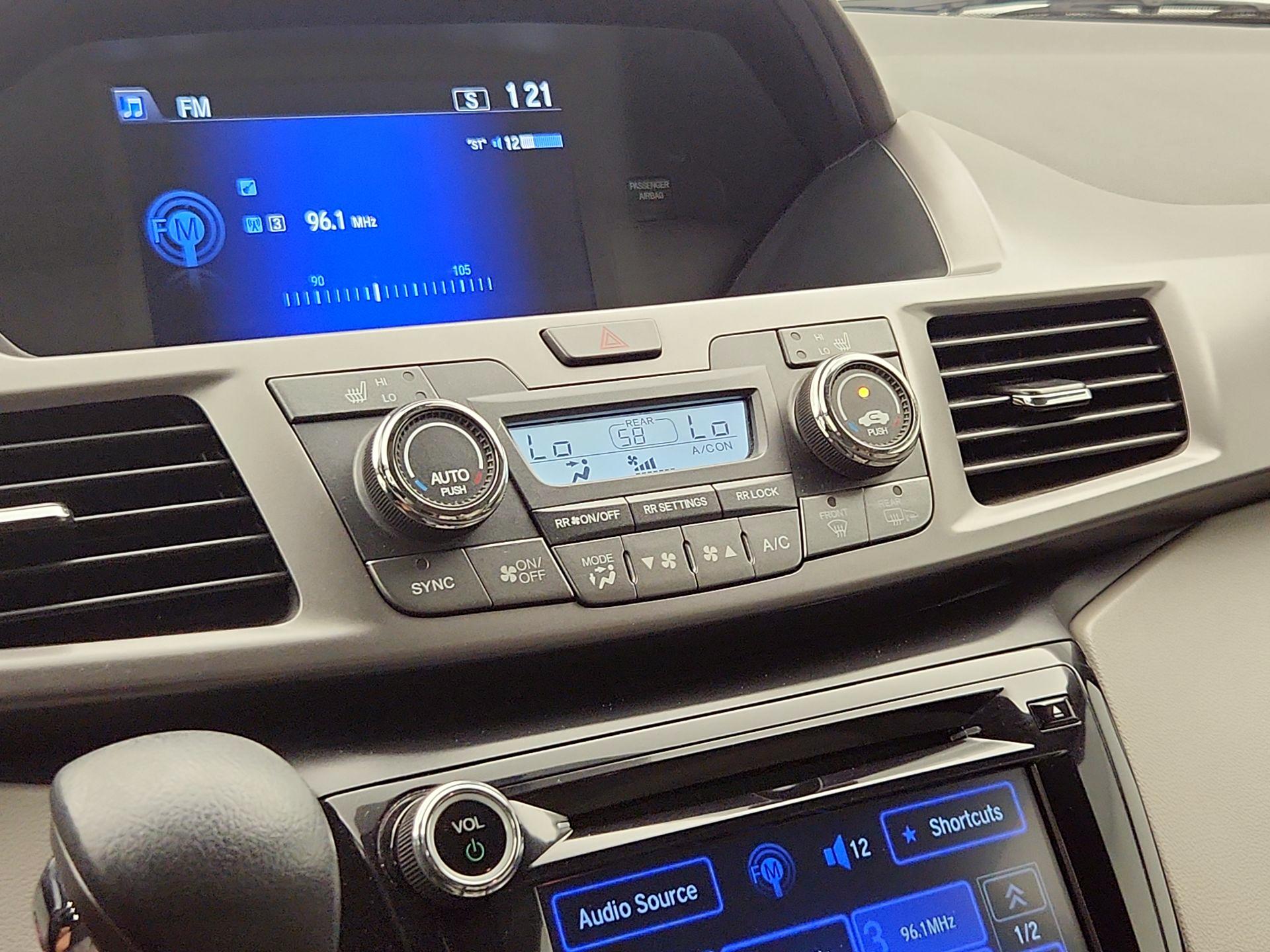Thumbnail: 2016 Honda Odyssey - 16
