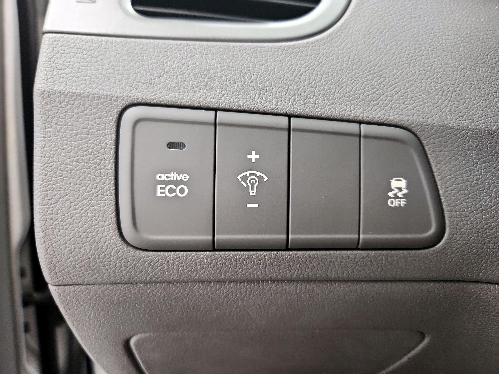 Thumbnail: 2014 Hyundai Elantra - 13