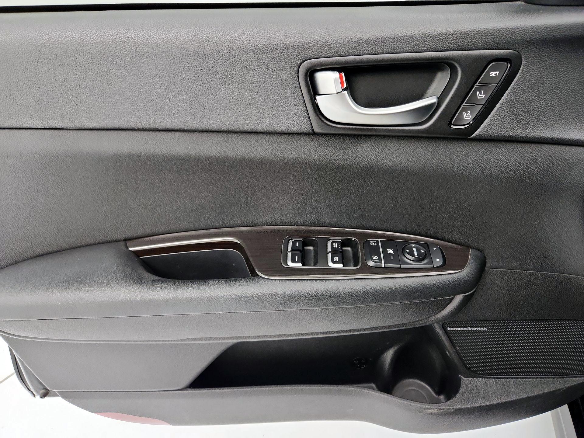 Thumbnail: 2019 Kia Optima - 12