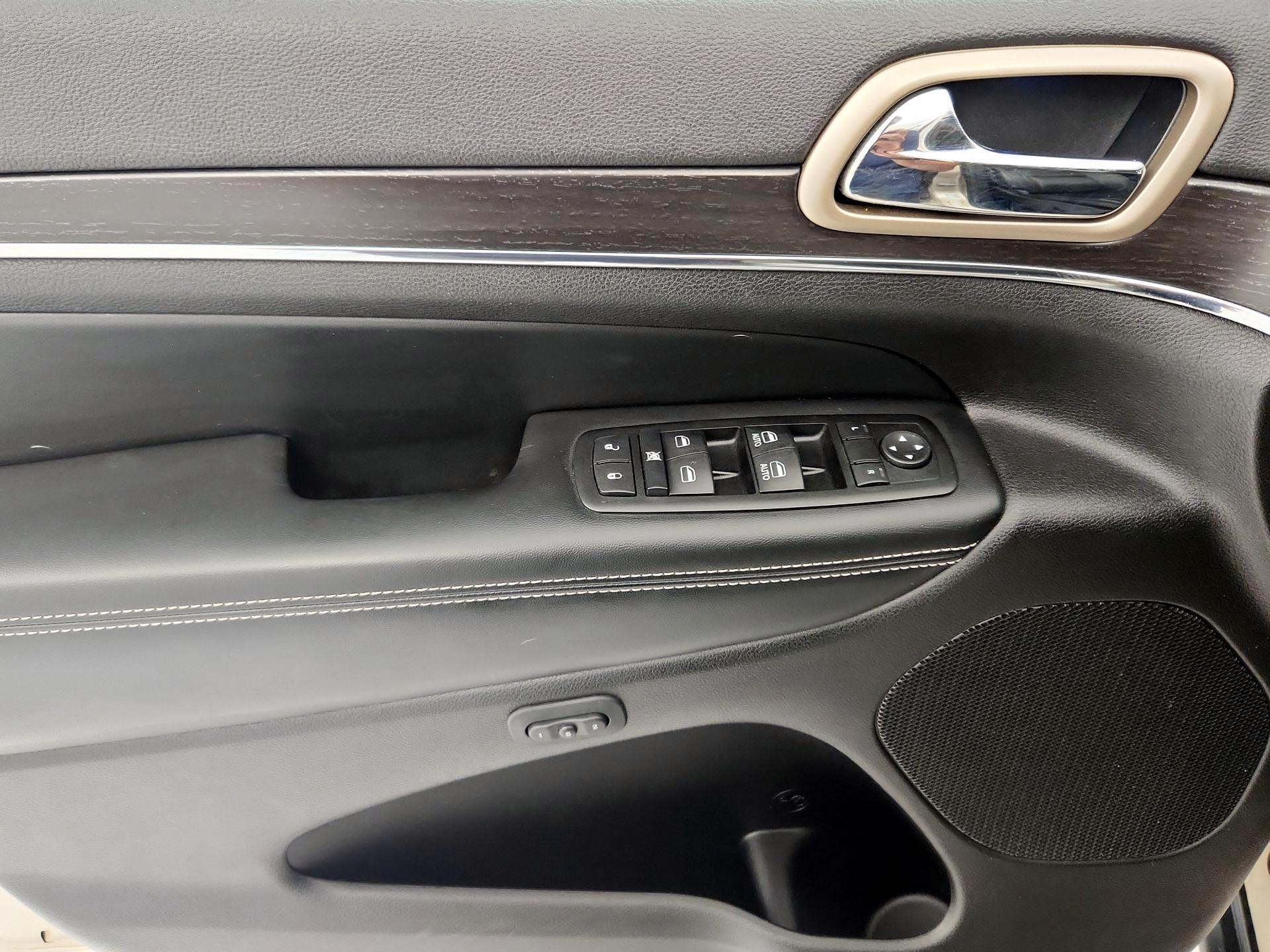 Thumbnail: 2014 Jeep Grand Cherokee - 12