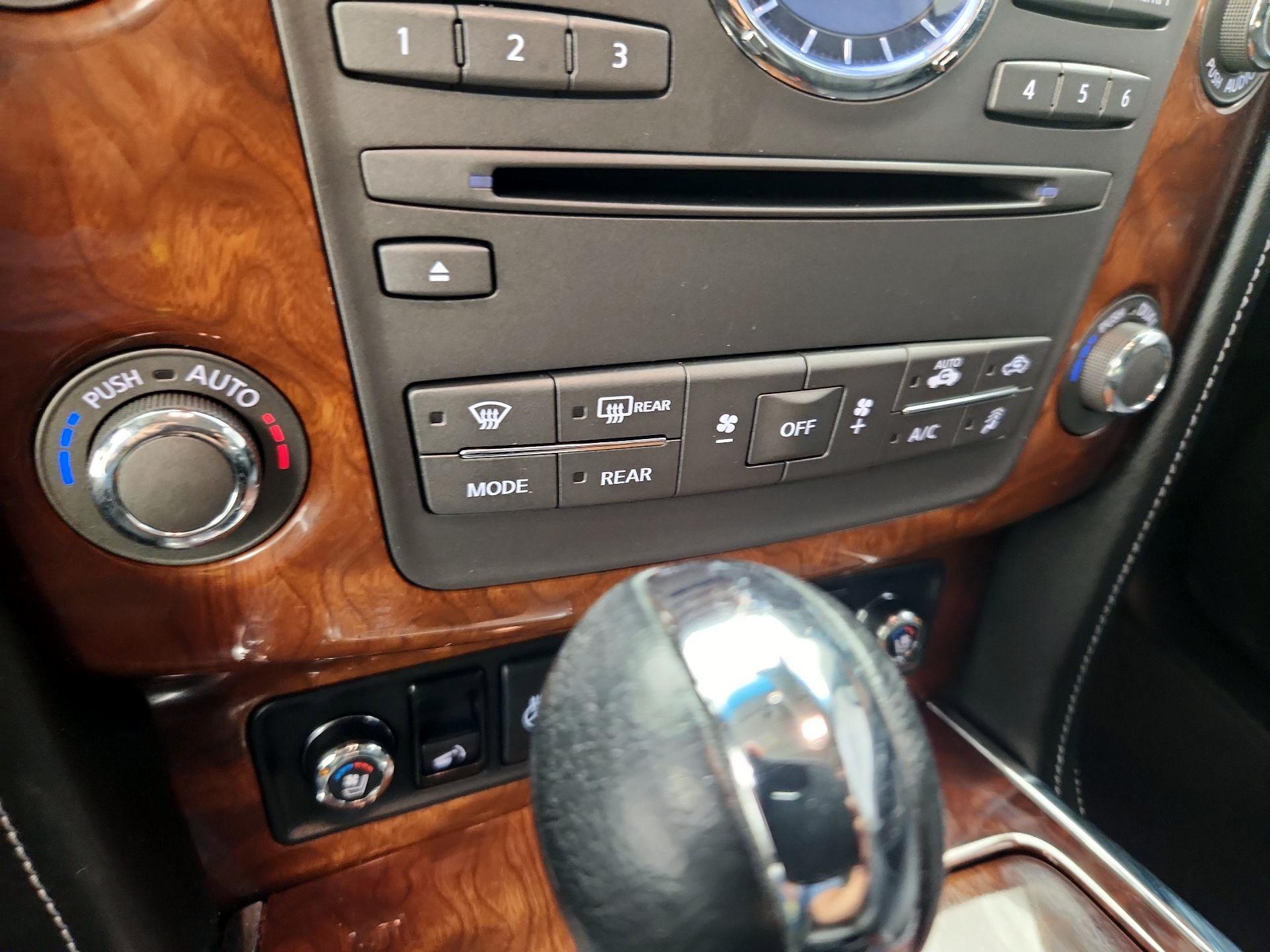 Thumbnail: 2017 INFINITI QX80 - 17