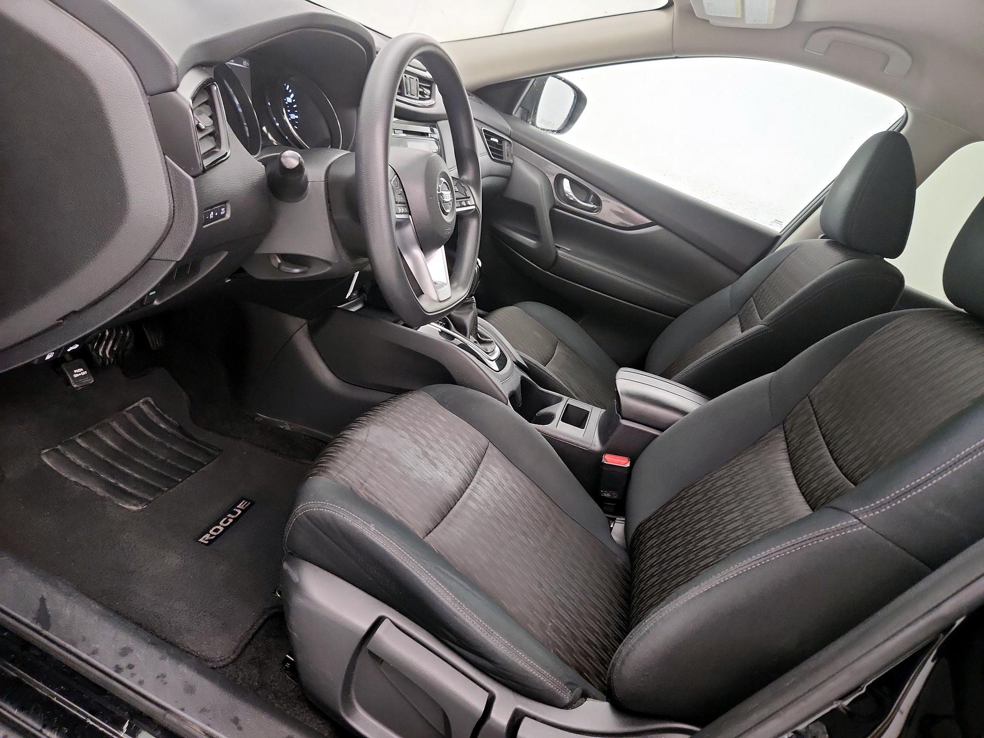 Thumbnail: 2017 Nissan Rogue - 11