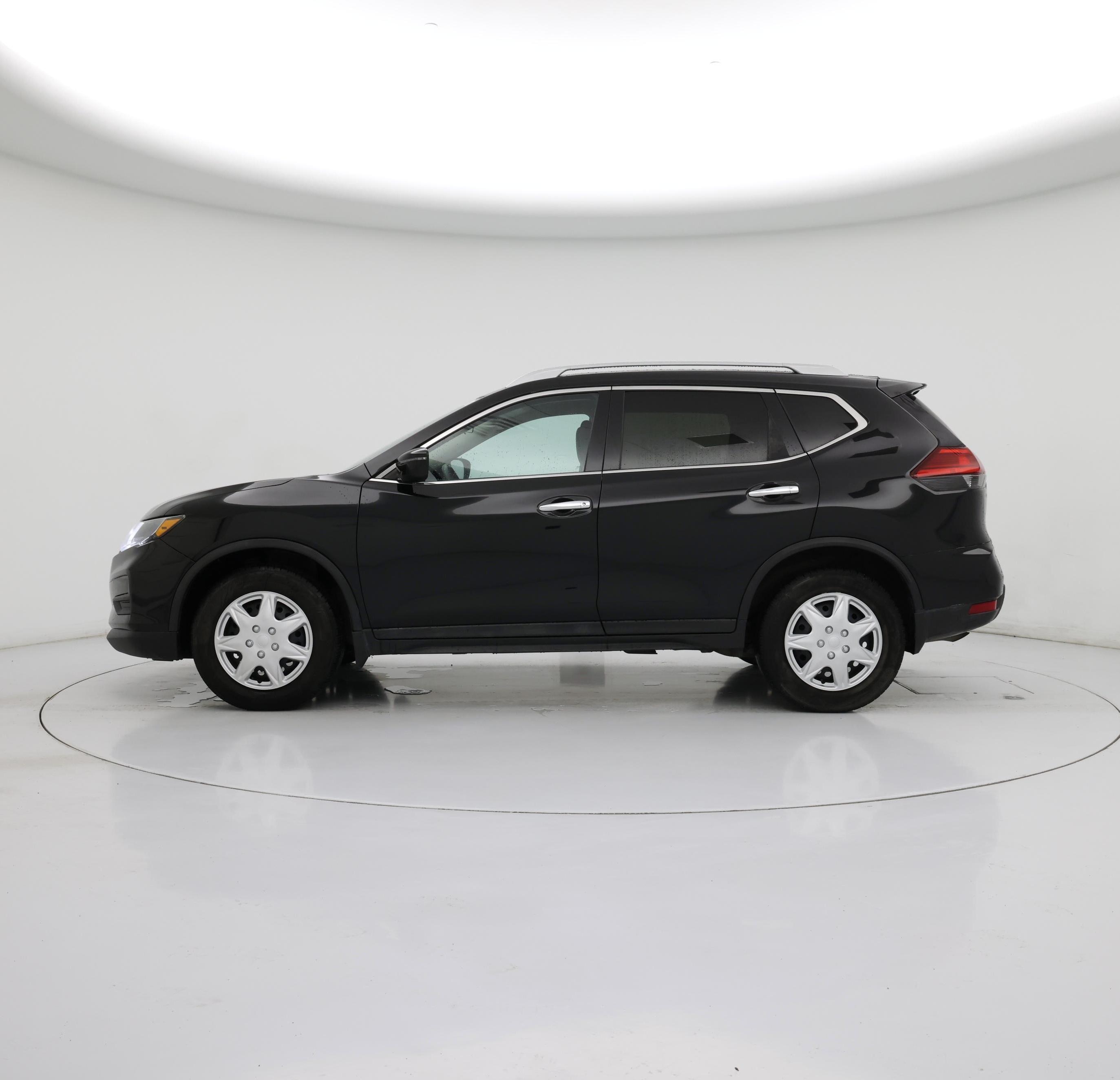 Thumbnail: 2017 Nissan Rogue - 3