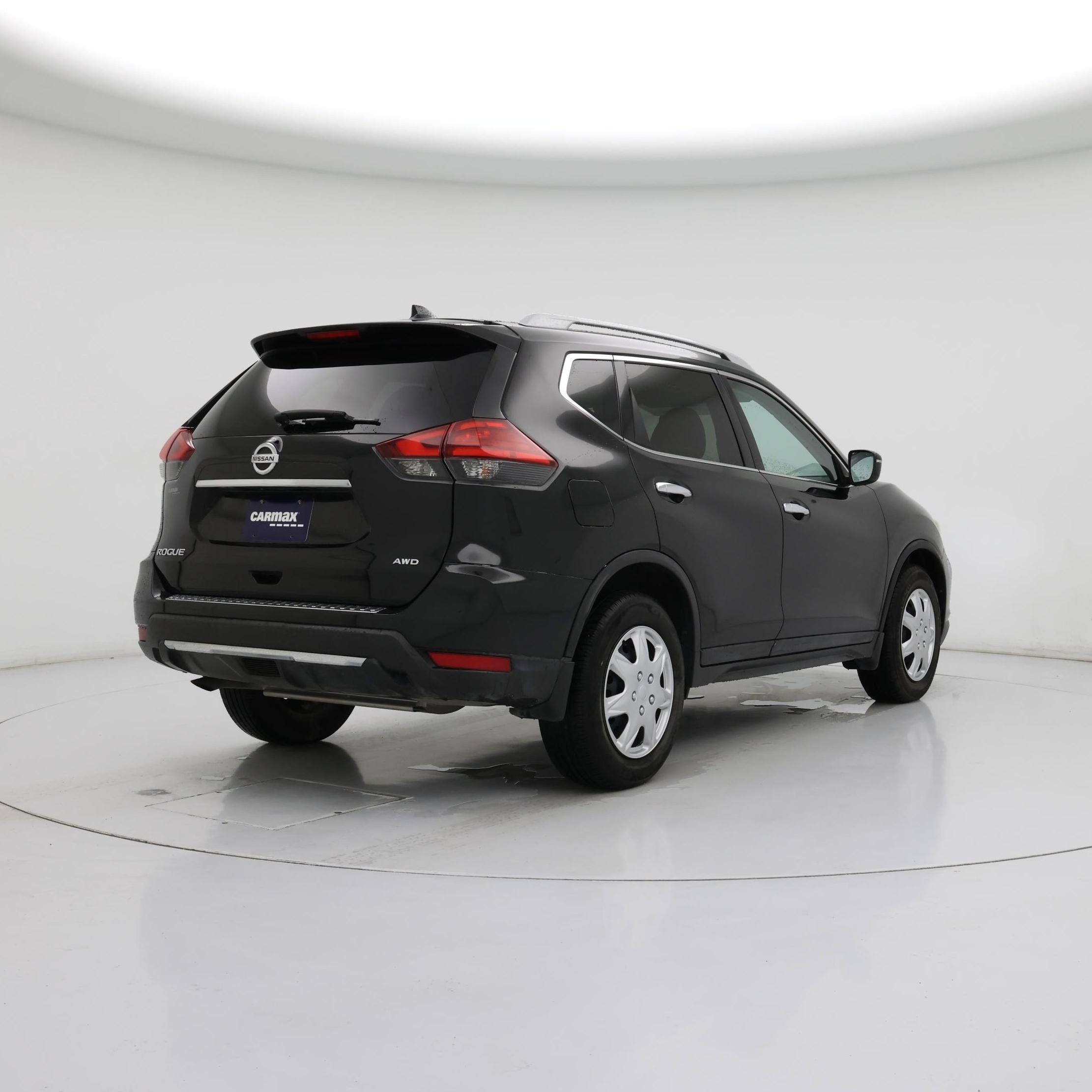 Thumbnail: 2017 Nissan Rogue - 8