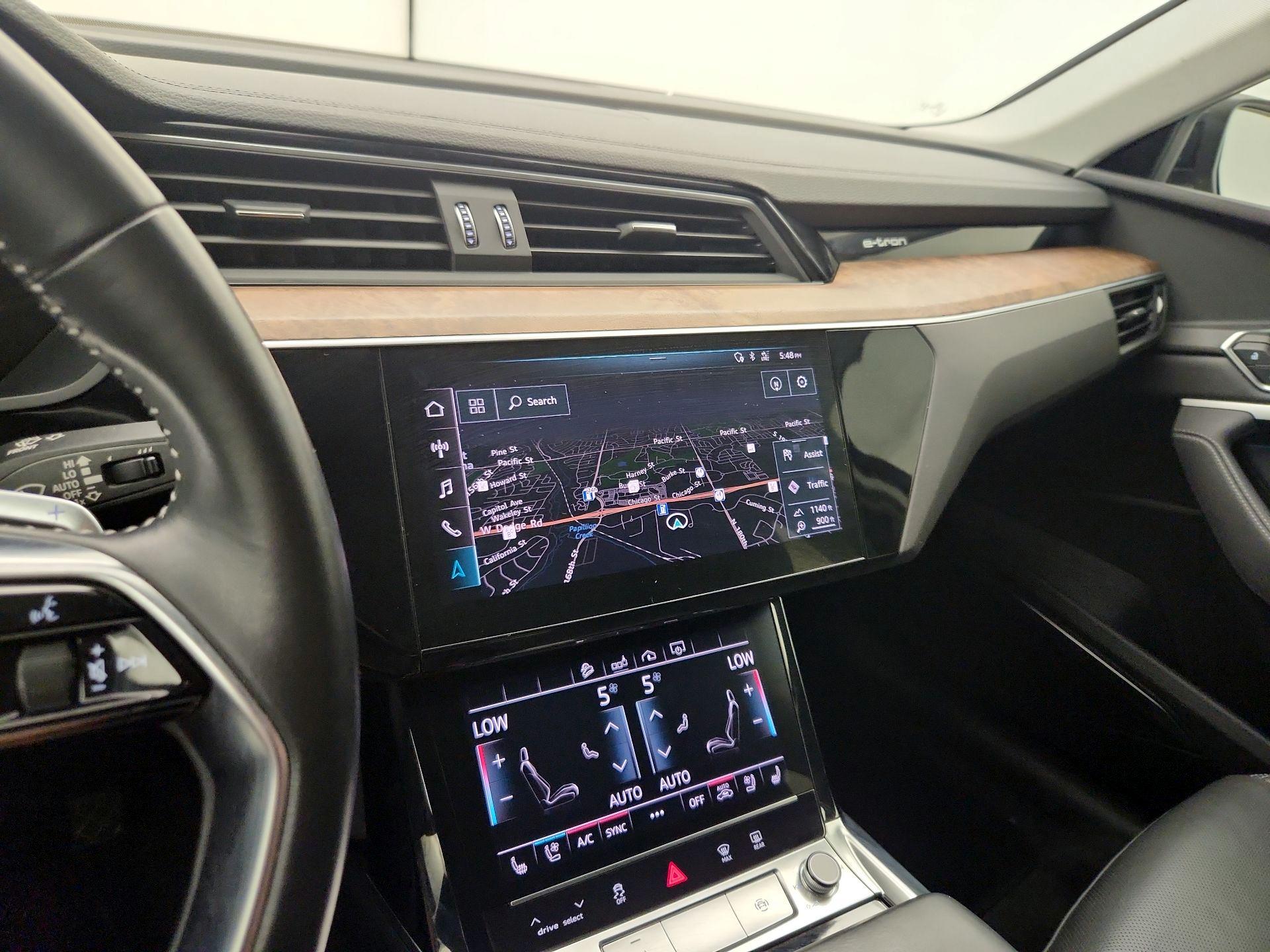 Thumbnail: 2020 Audi e-tron S - 14