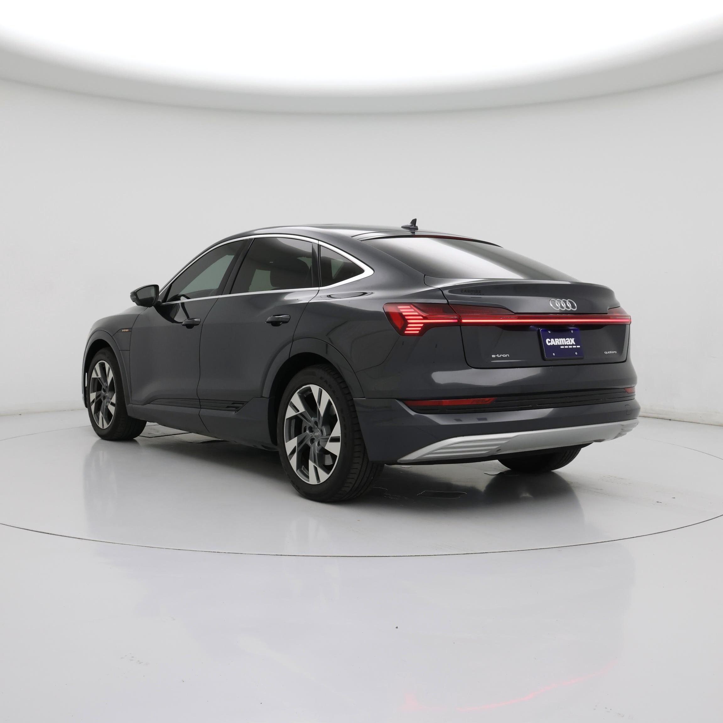 Thumbnail: 2020 Audi e-tron S - 2