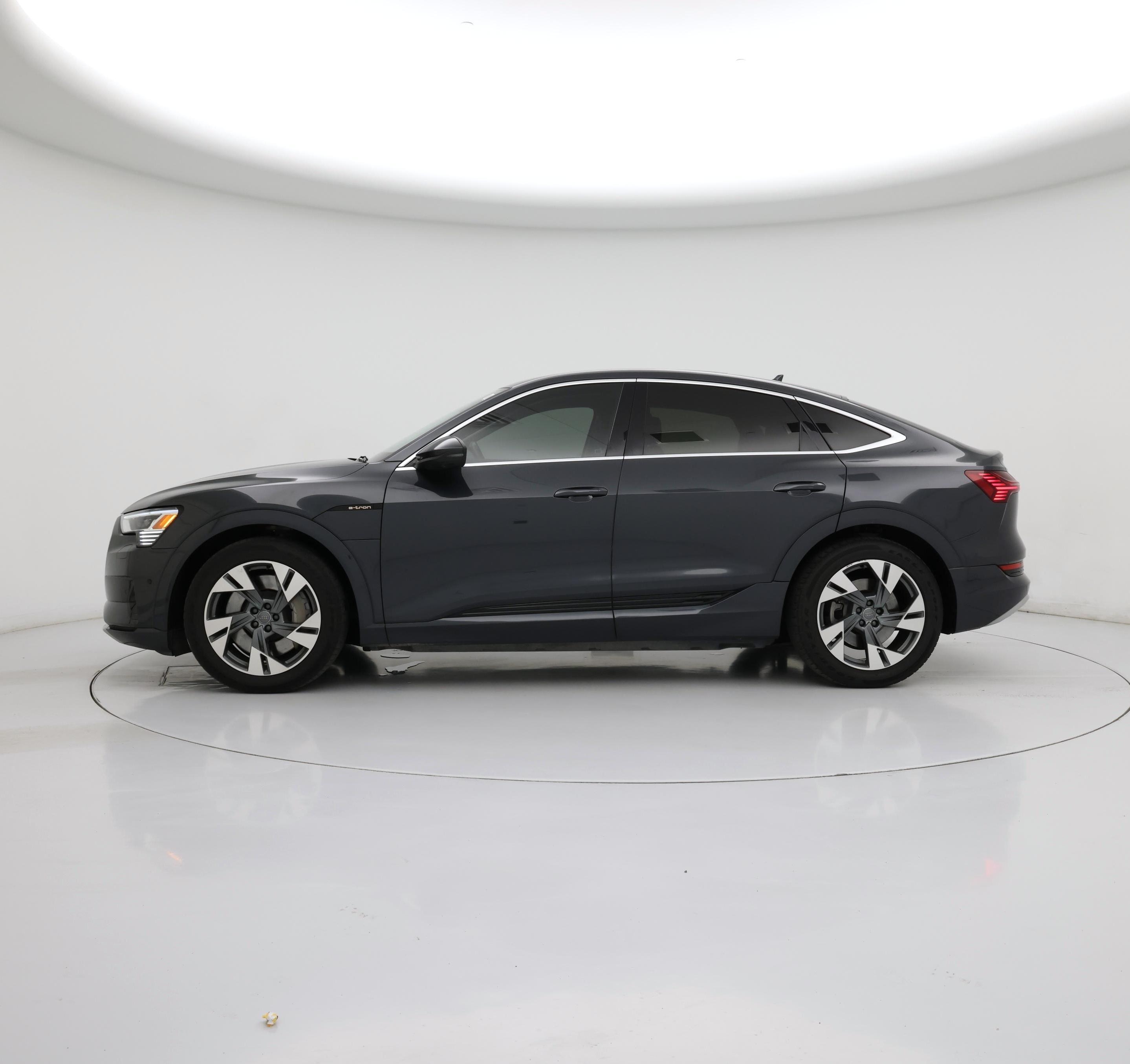 Thumbnail: 2020 Audi e-tron S - 3