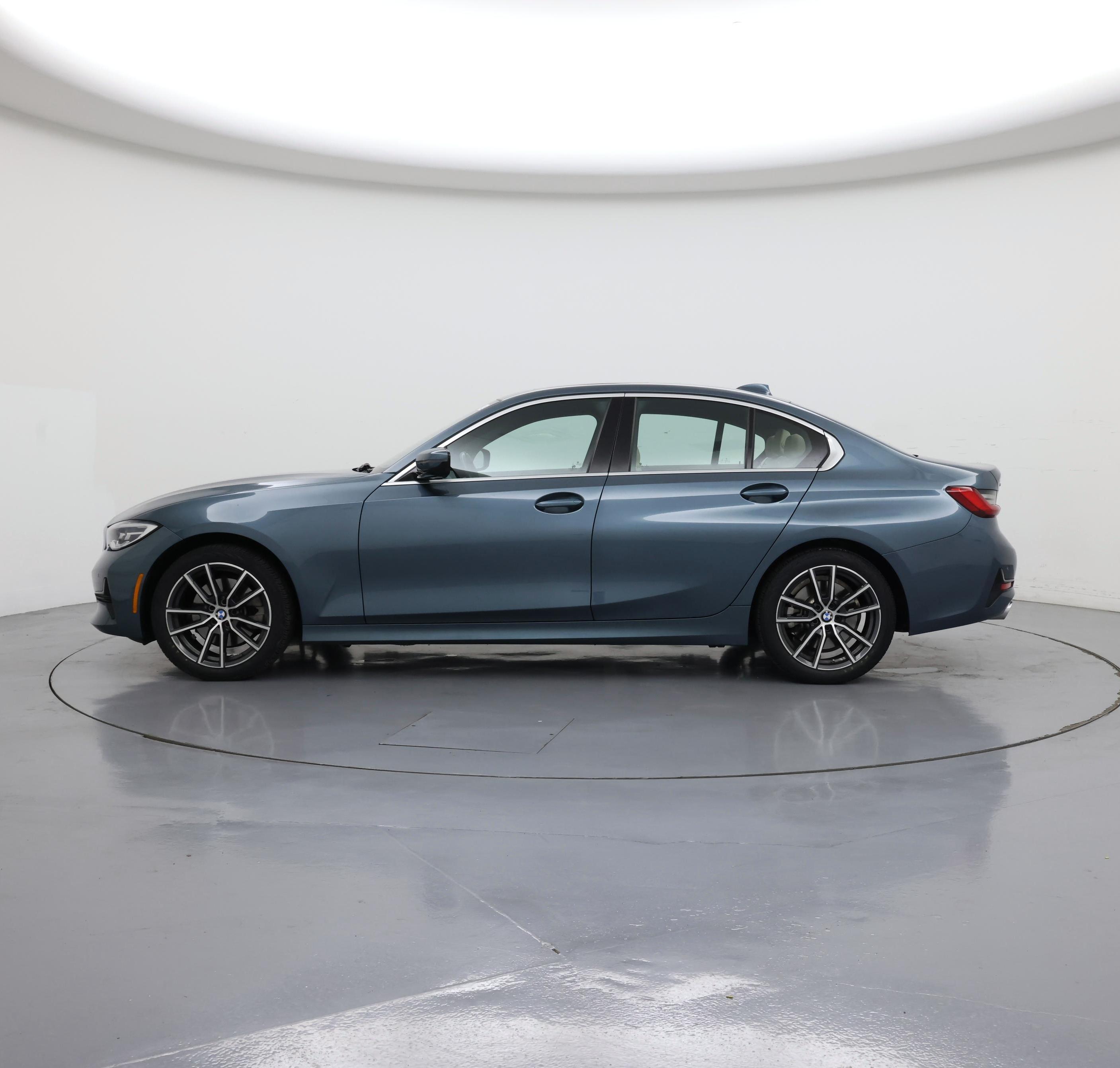 Thumbnail: 2021 BMW 3 Series - 3