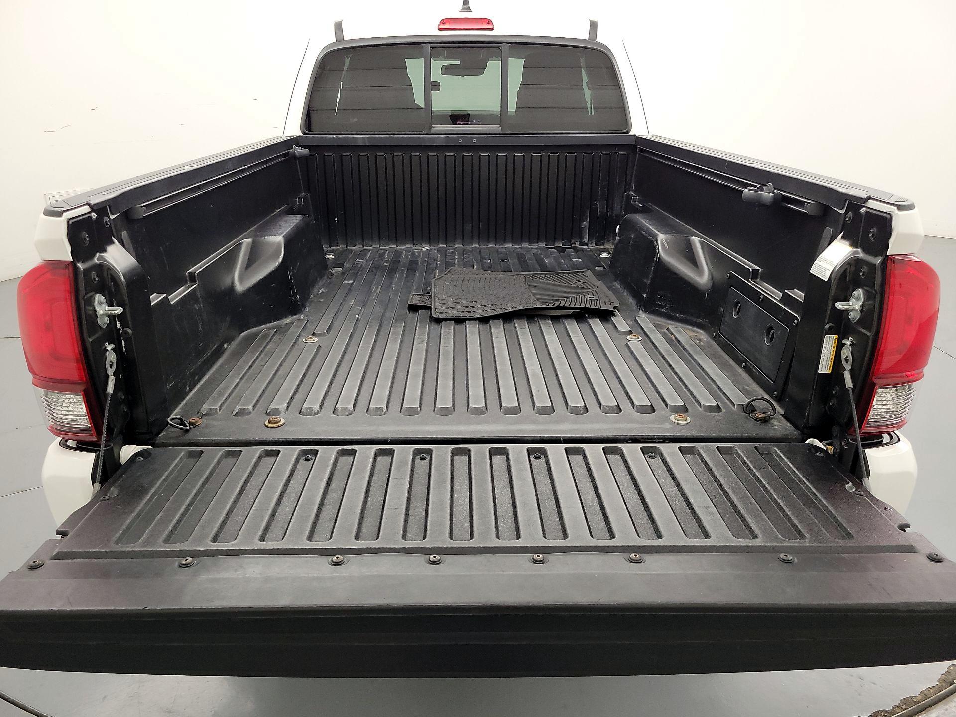 Thumbnail: 2021 Toyota Tacoma - 19