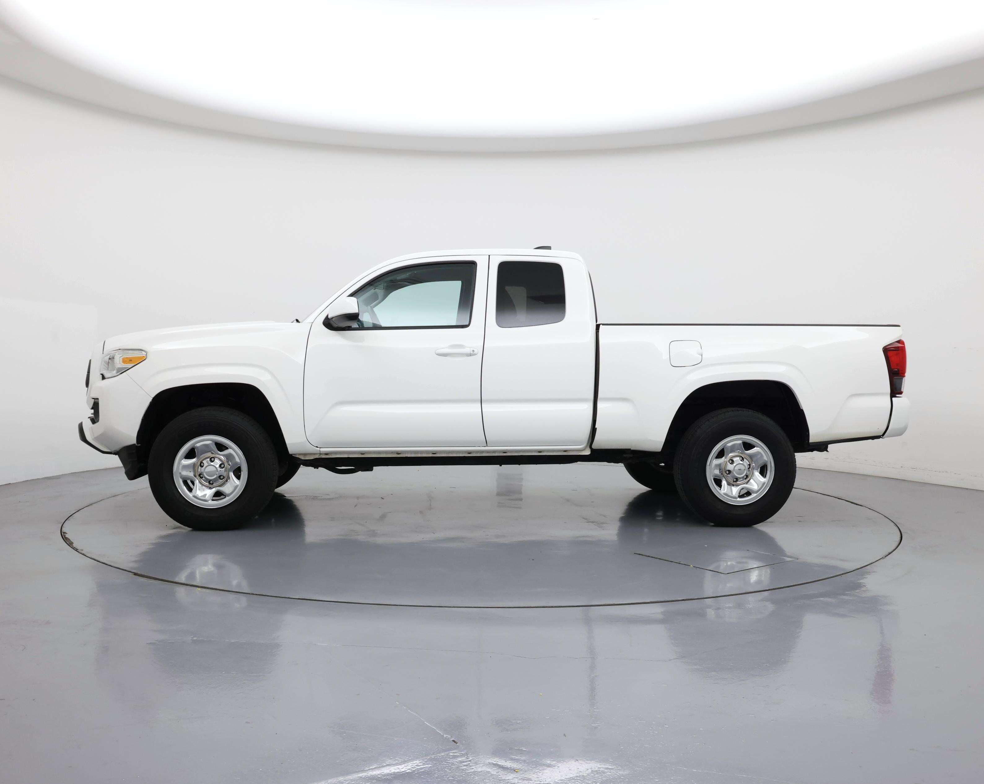 Thumbnail: 2021 Toyota Tacoma - 3