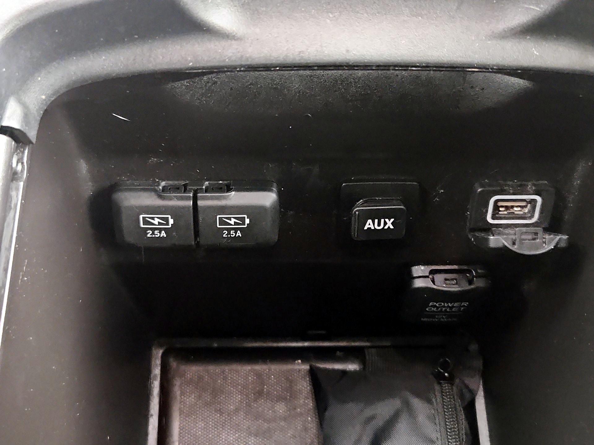 Thumbnail: 2020 Acura MDX - 18