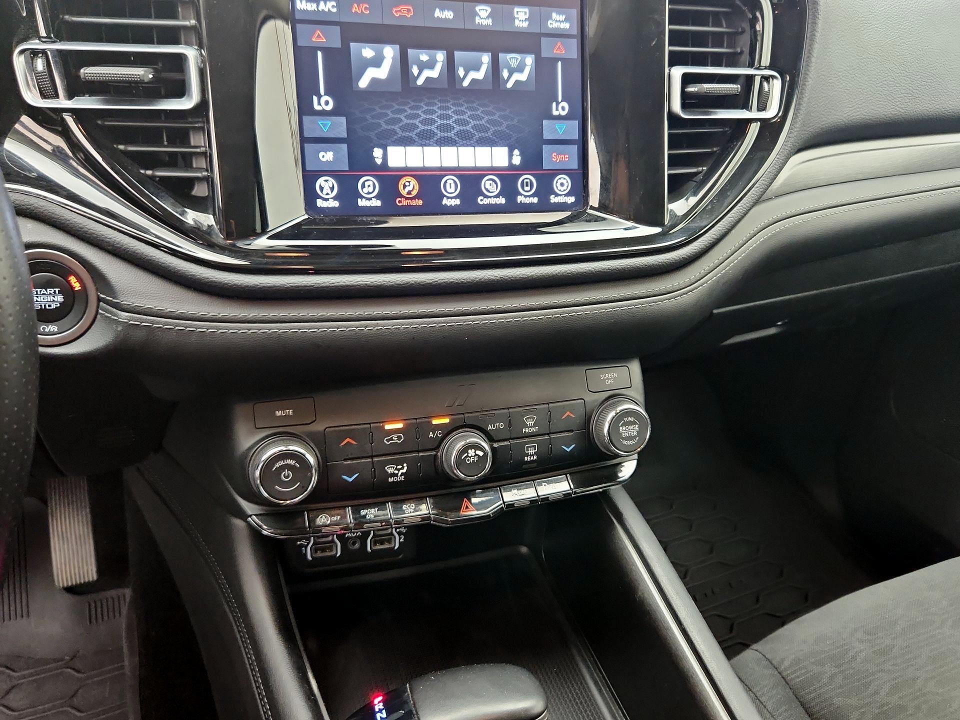 Thumbnail: 2022 Dodge Durango - 16