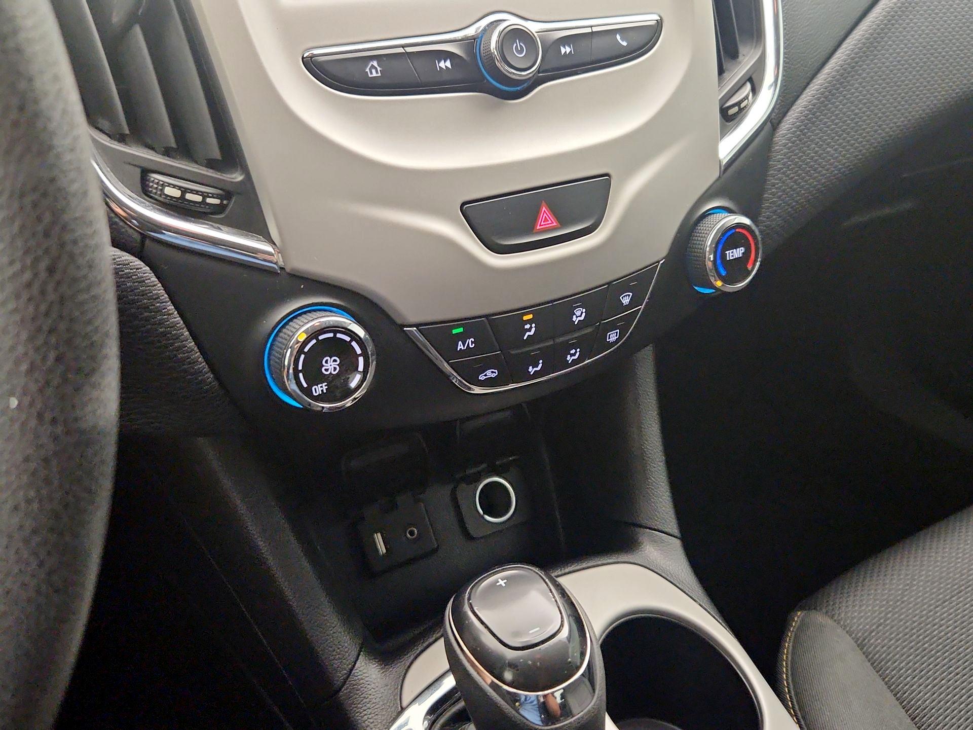 Thumbnail: 2018 Chevrolet Cruze - 16