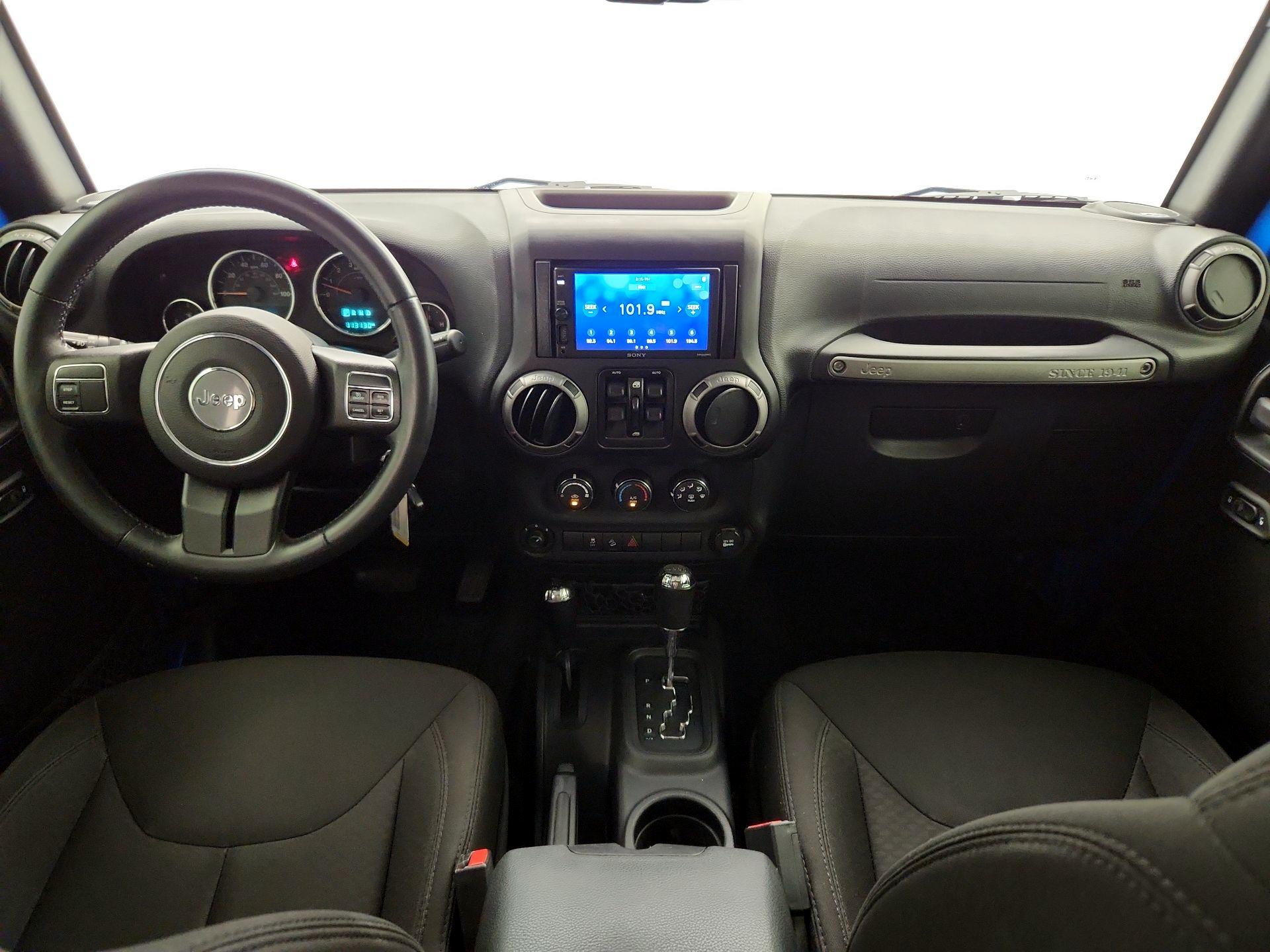 Thumbnail: 2015 Jeep Wrangler - 9