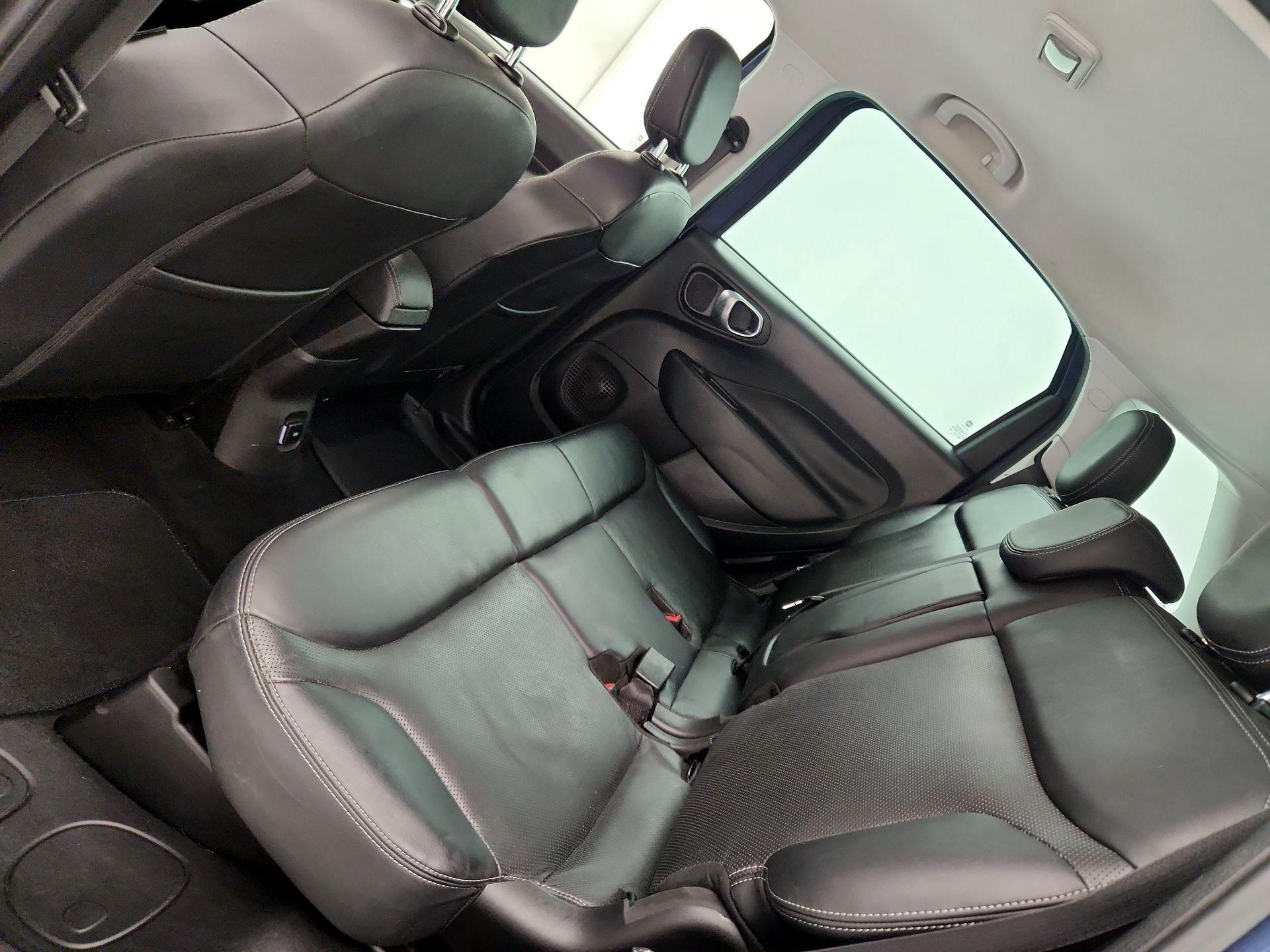 Thumbnail: 2019 Fiat 500L - 19