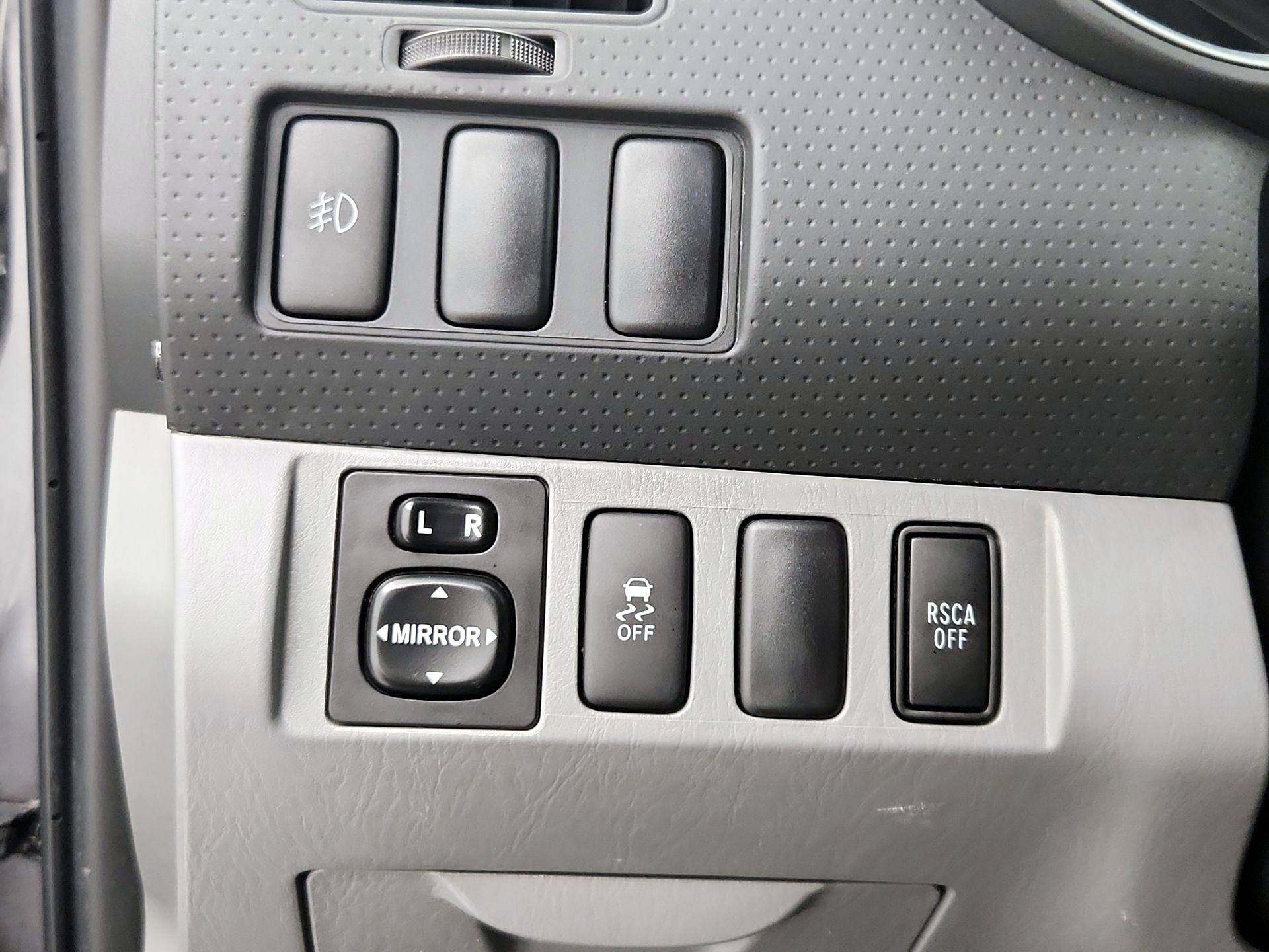 Thumbnail: 2015 Toyota Tacoma - 13