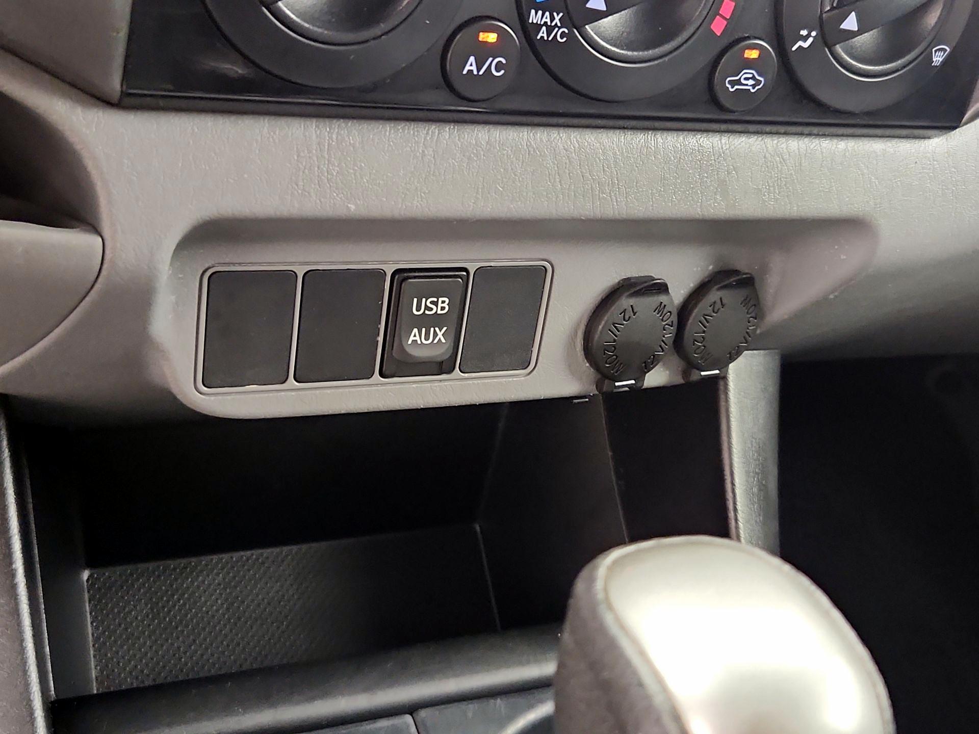 Thumbnail: 2015 Toyota Tacoma - 18